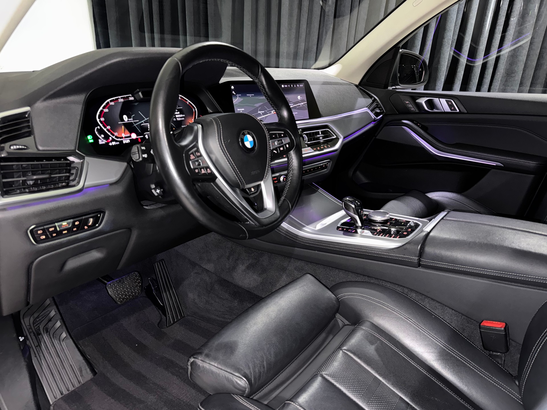 BMW X5 xDrive 30d Steptronic | CH |-image-9