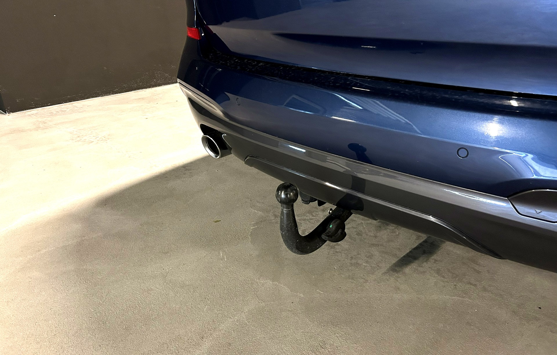 BMW 20d xDrive M Sport / AHK, 4 Winterräder, top Ausstattung, sehr gepflegt-image-9