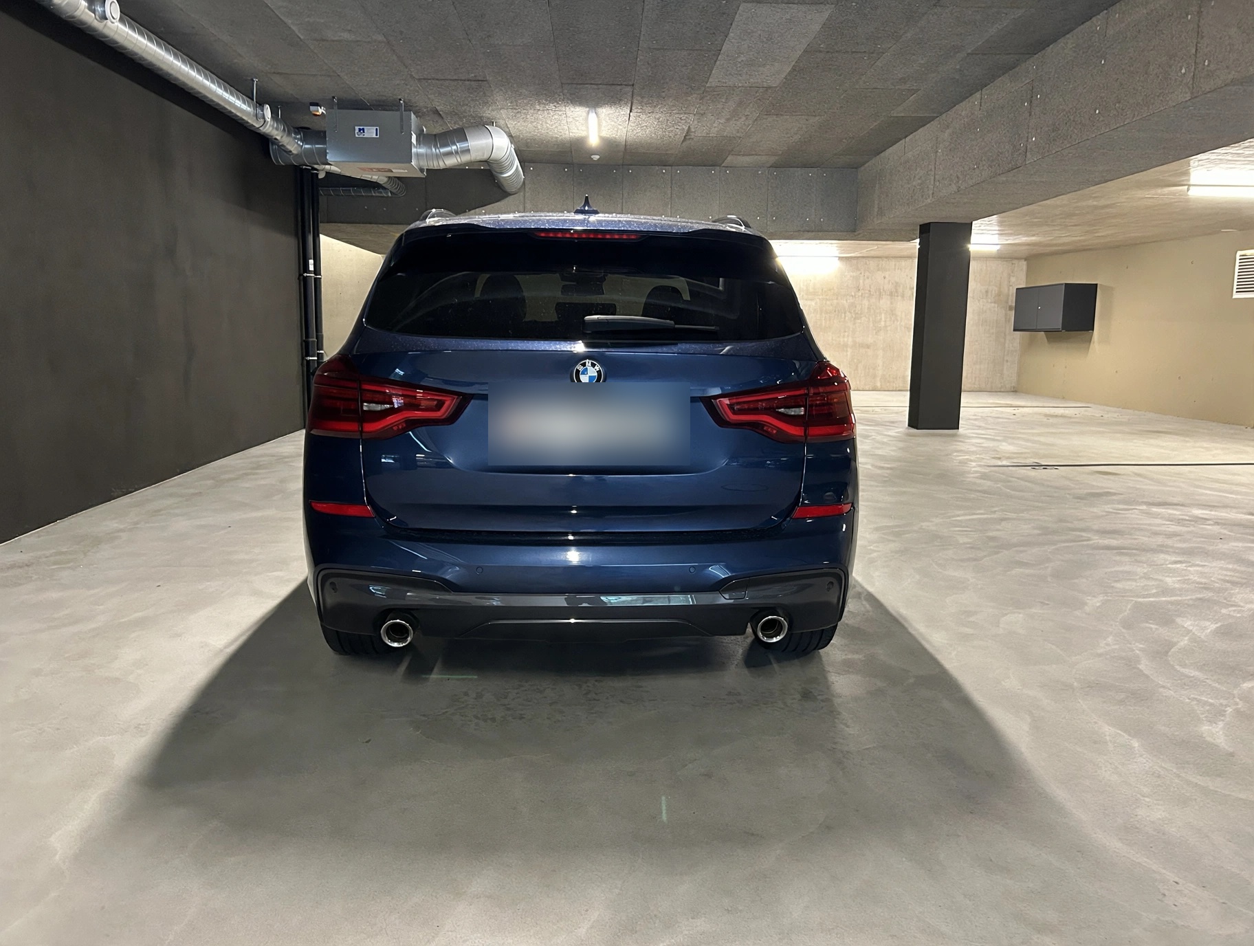 BMW 20d xDrive M Sport / AHK, 4 Winterräder, top Ausstattung, sehr gepflegt-image-3