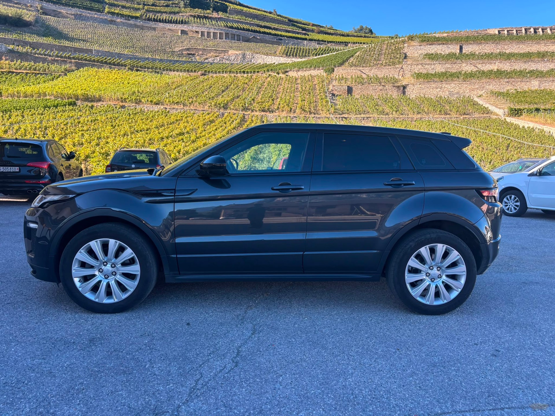 LAND ROVER Range Rover Evoque 2.0 TD4 SE Dynamic AT9-image-4