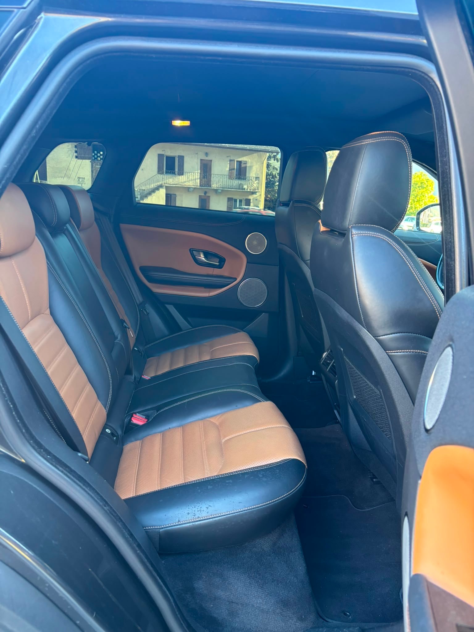 LAND ROVER Range Rover Evoque 2.0 TD4 SE Dynamic AT9-image-9