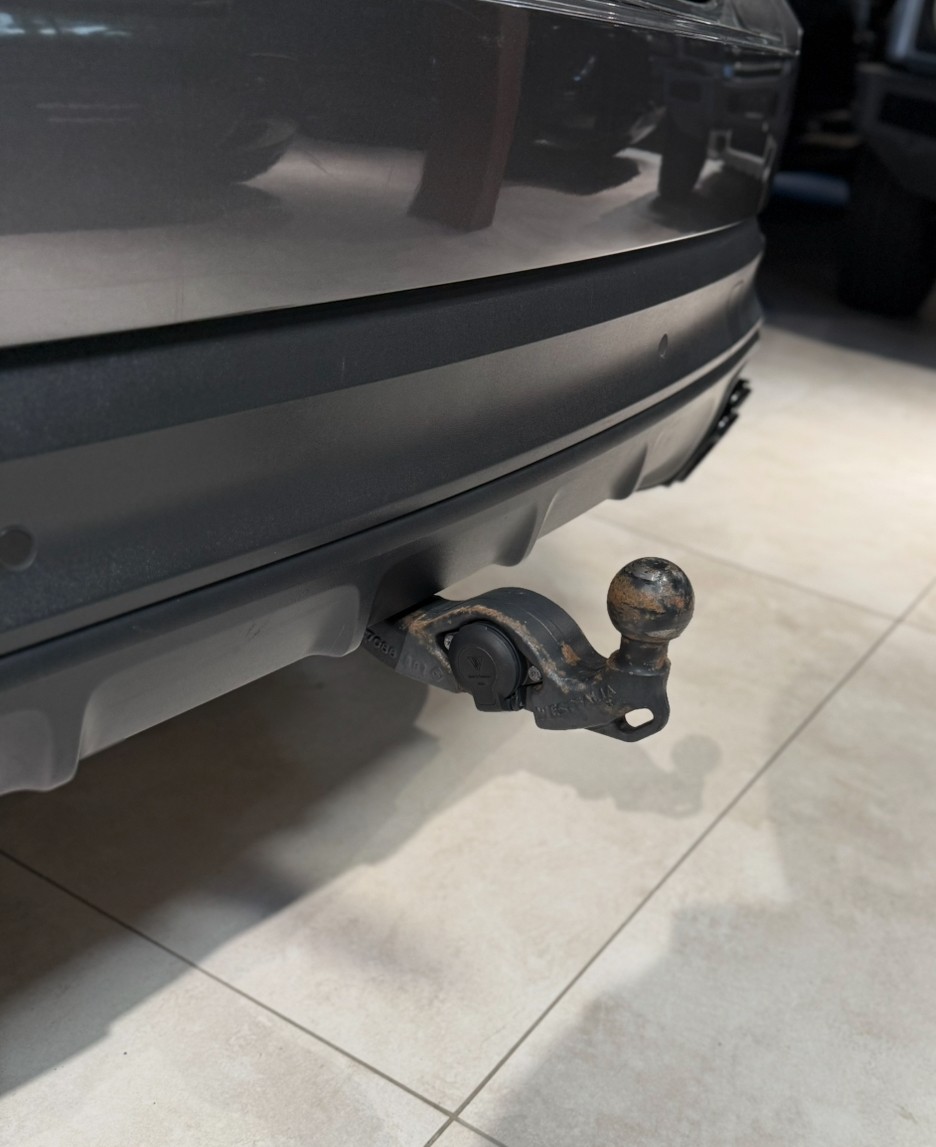 PORSCHE Cayenne E-Hybrid-image-4