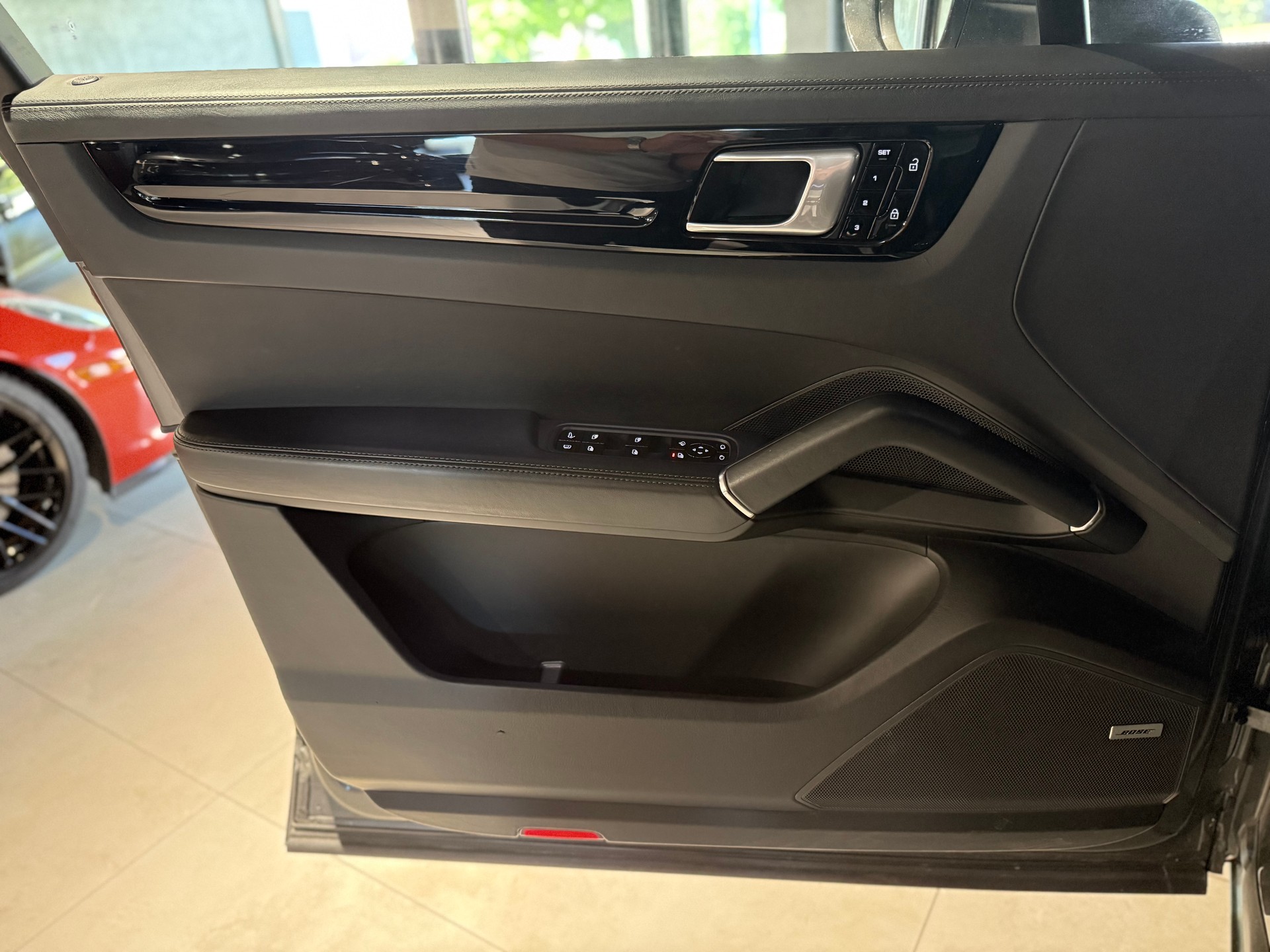PORSCHE Cayenne E-Hybrid-image-9