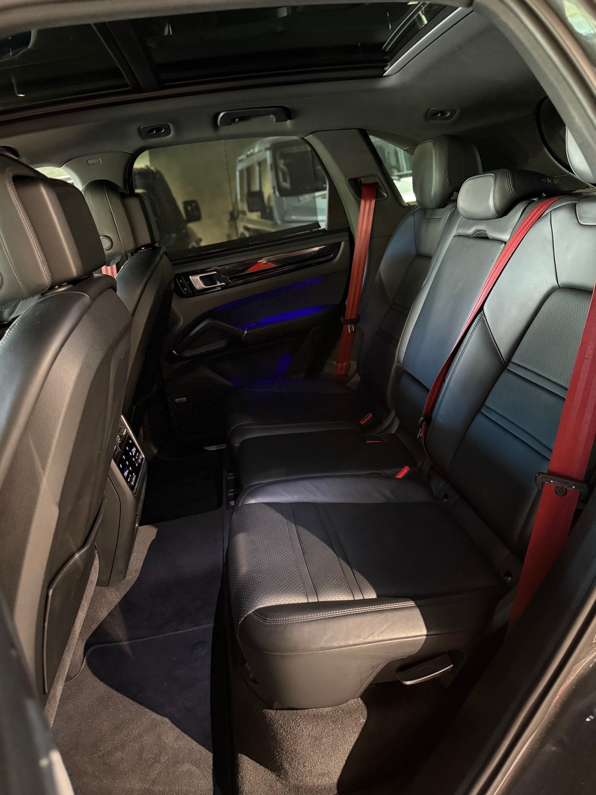 PORSCHE Cayenne E-Hybrid-image-7