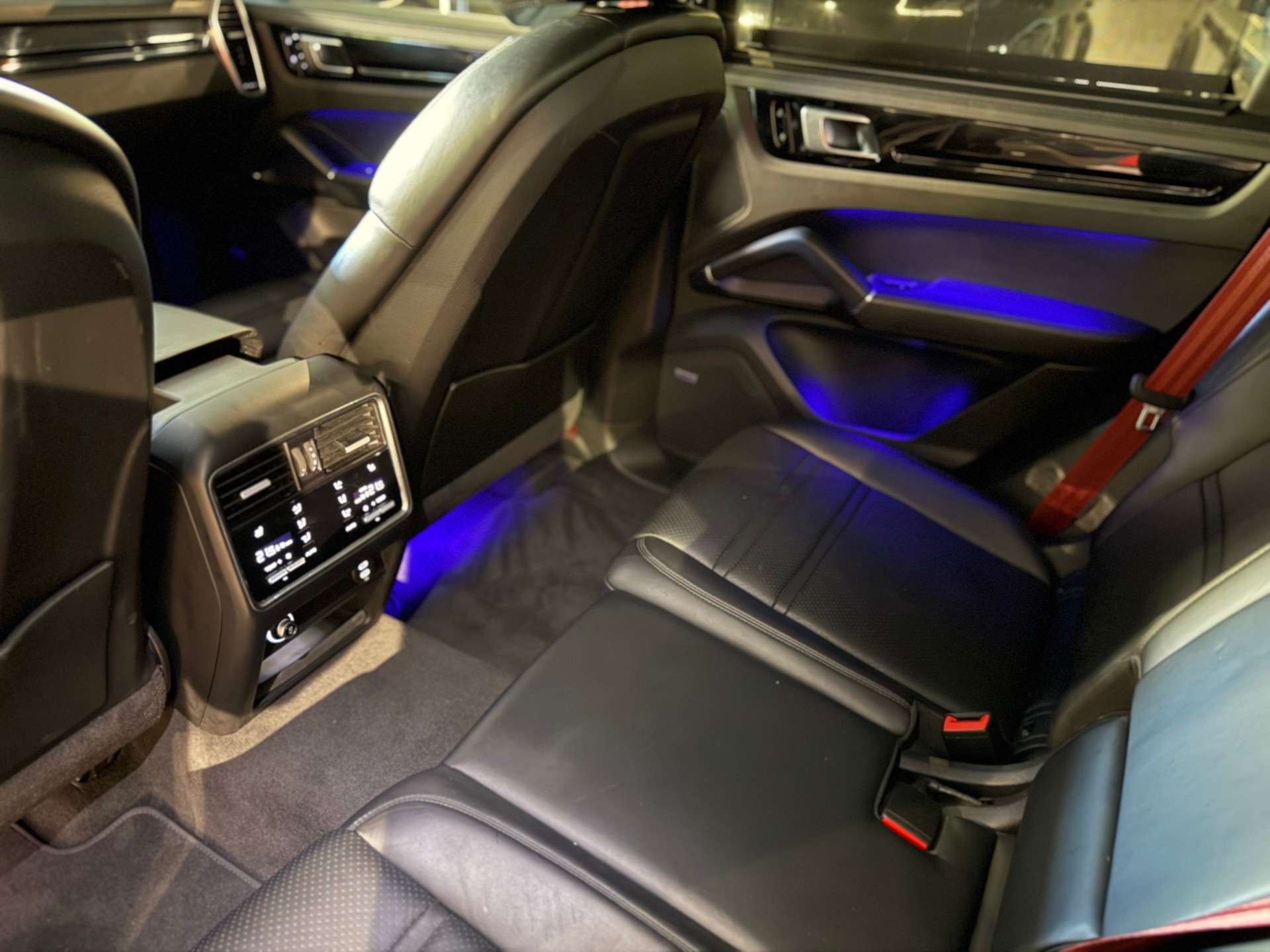 PORSCHE Cayenne E-Hybrid-image-6