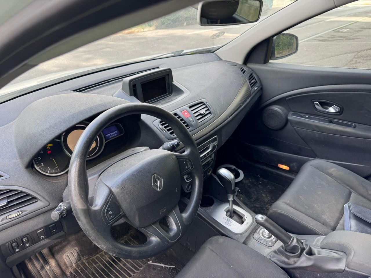 RENAULT Mégane Grandtour 1.5 dCi Dynamique EDC-image-6