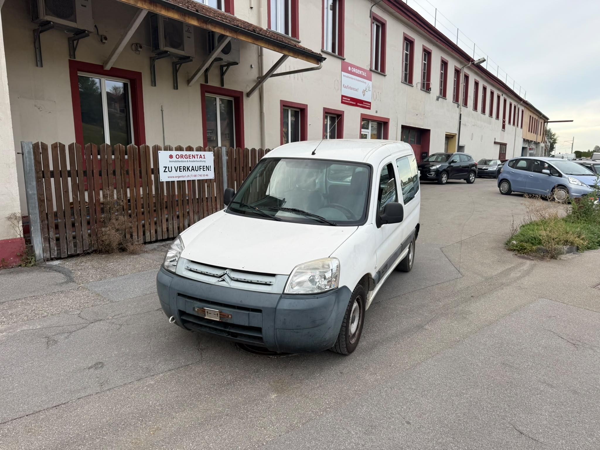 Car photo