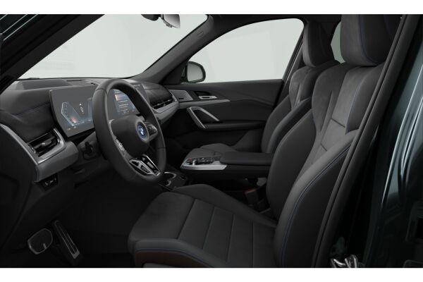 BMW iX1 30 M Sport xDrive U11 (CH) AHK ** 100 % électrique ** 📍-image-2