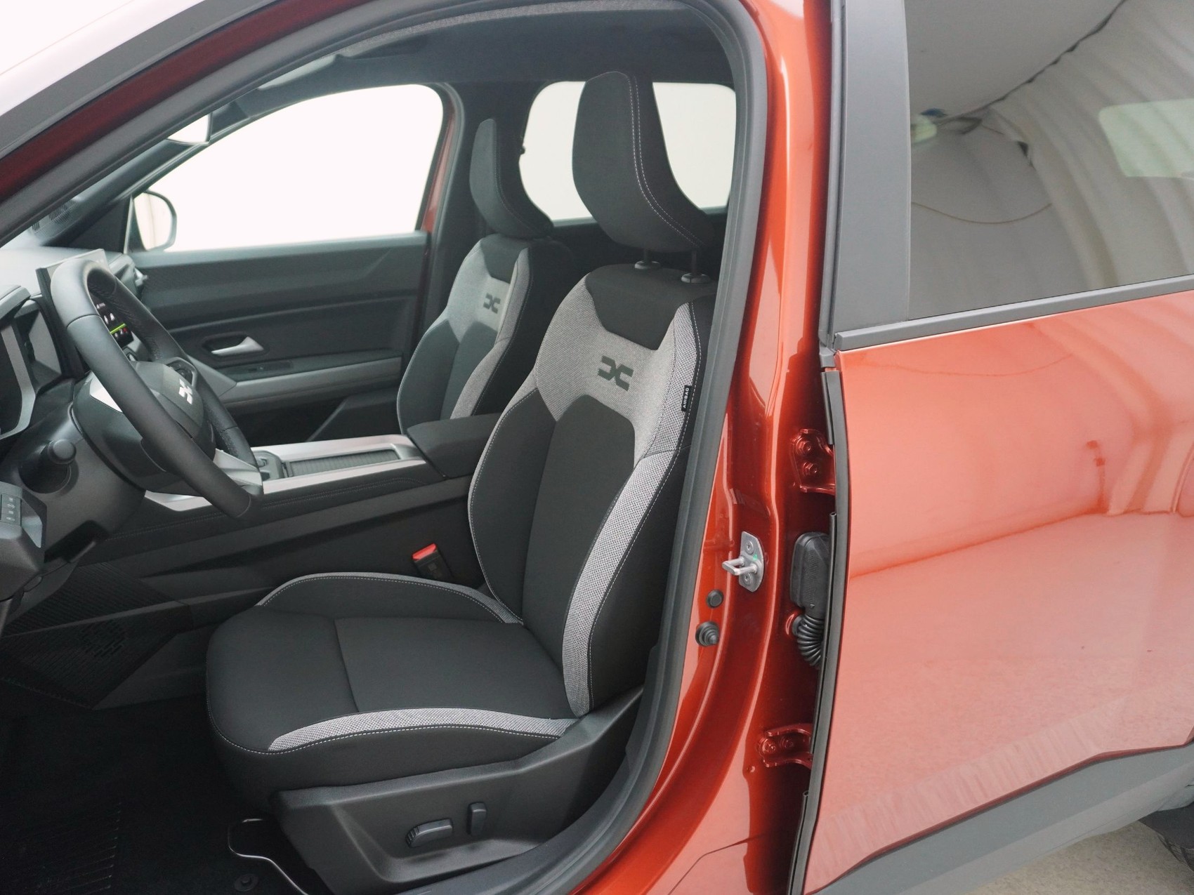 DACIA Bigster 1.2 Hybrid Journey 4x4-image-9