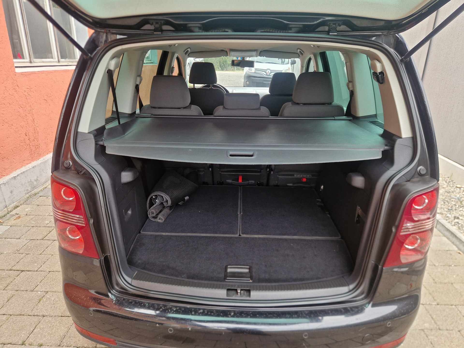 VW Touran 1.4 TSI Highline DSG-image-6