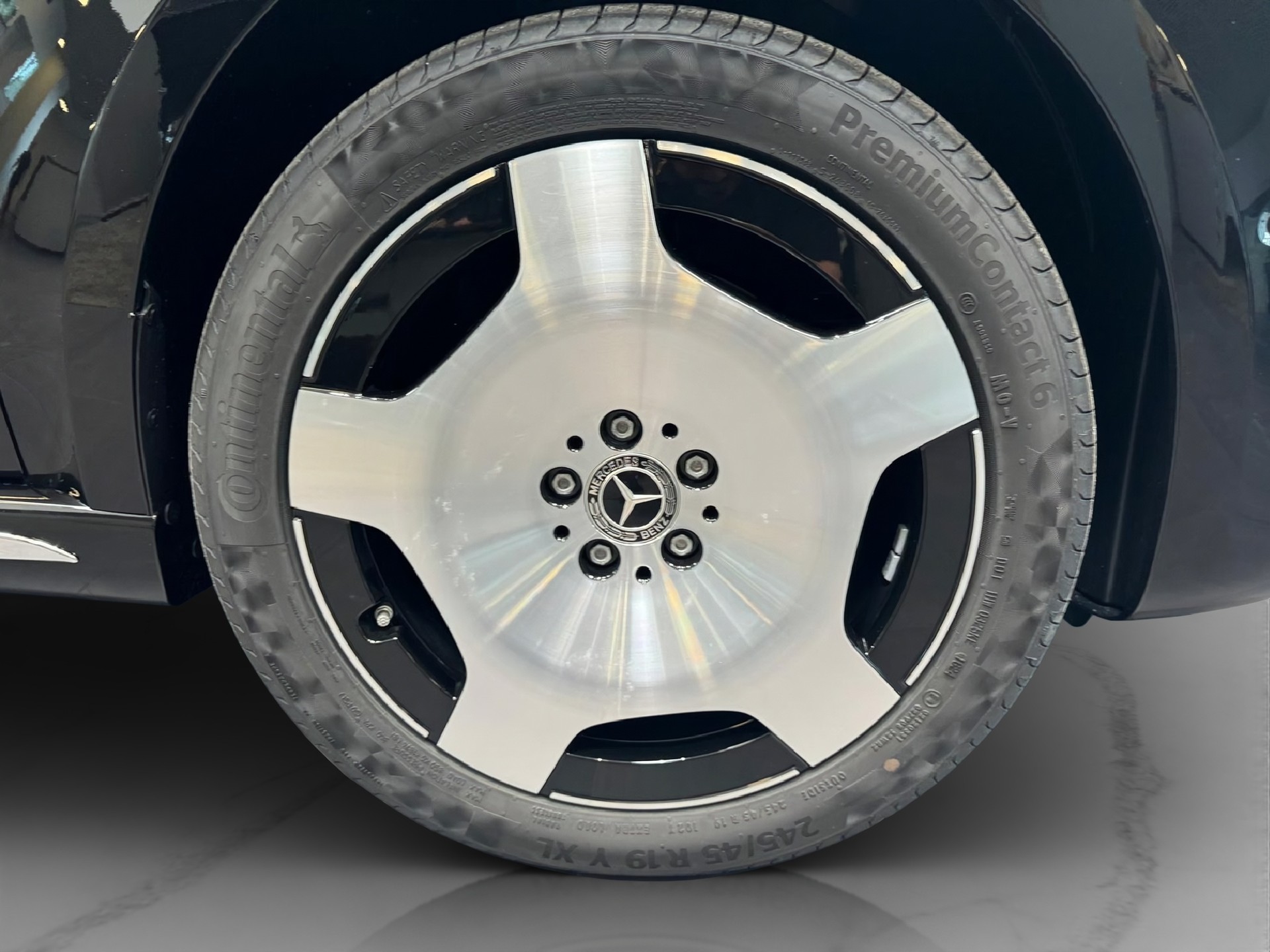 MERCEDES-BENZ V 300 d extralang 4Matic Exclusive 9G-Tronic-image-2