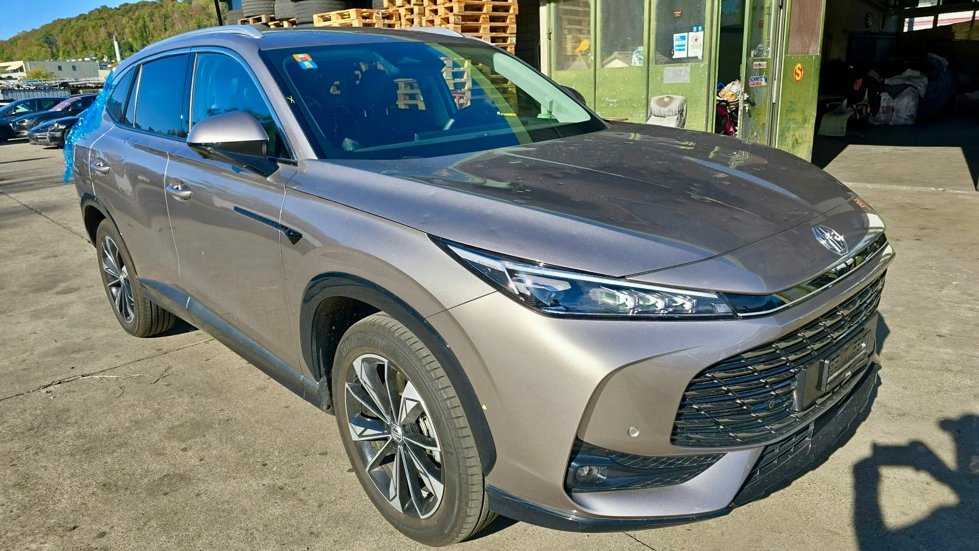 MG HS 1.5 T HEV Luxury-image-1
