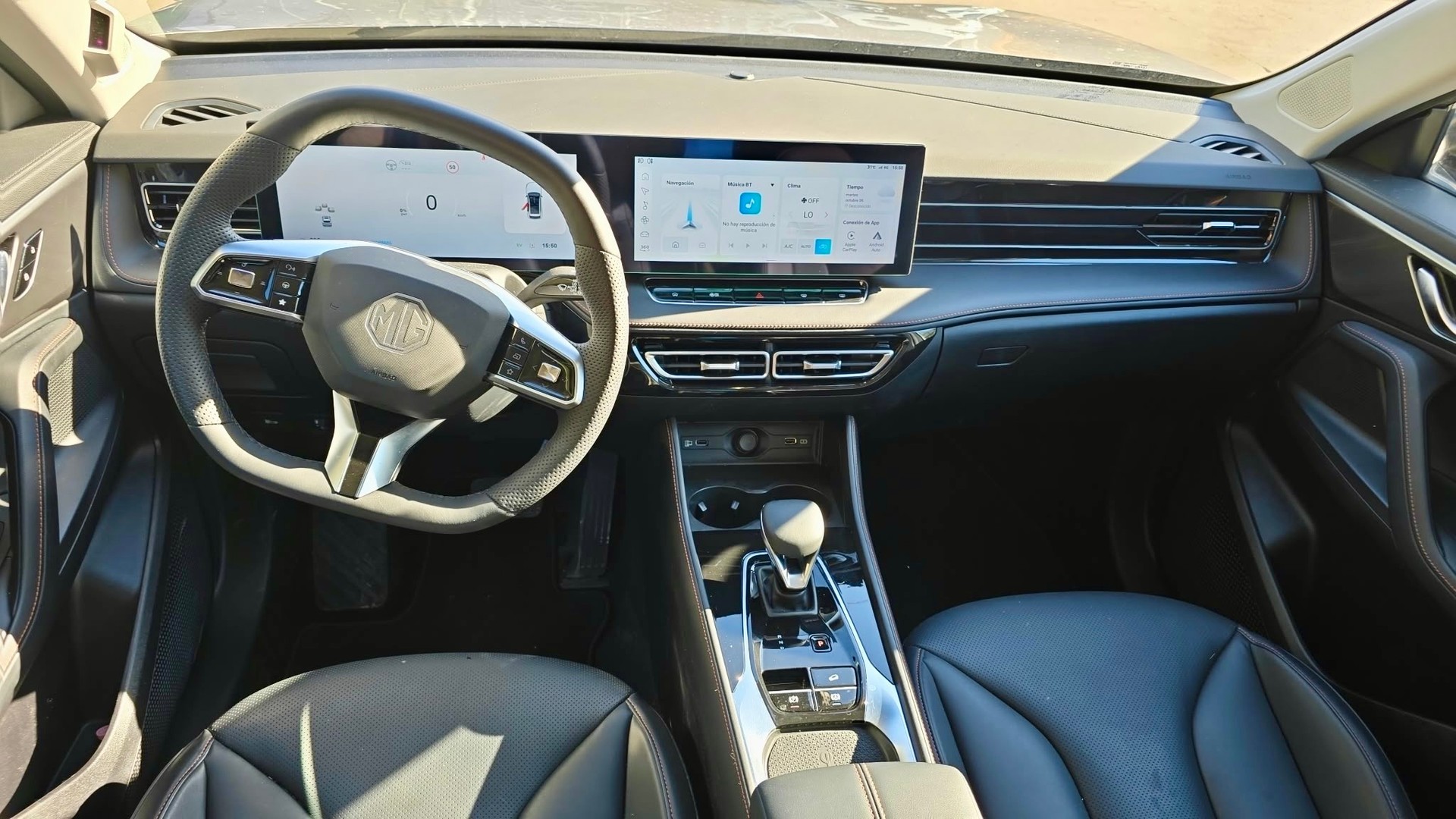 MG HS 1.5 T HEV Luxury-image-8