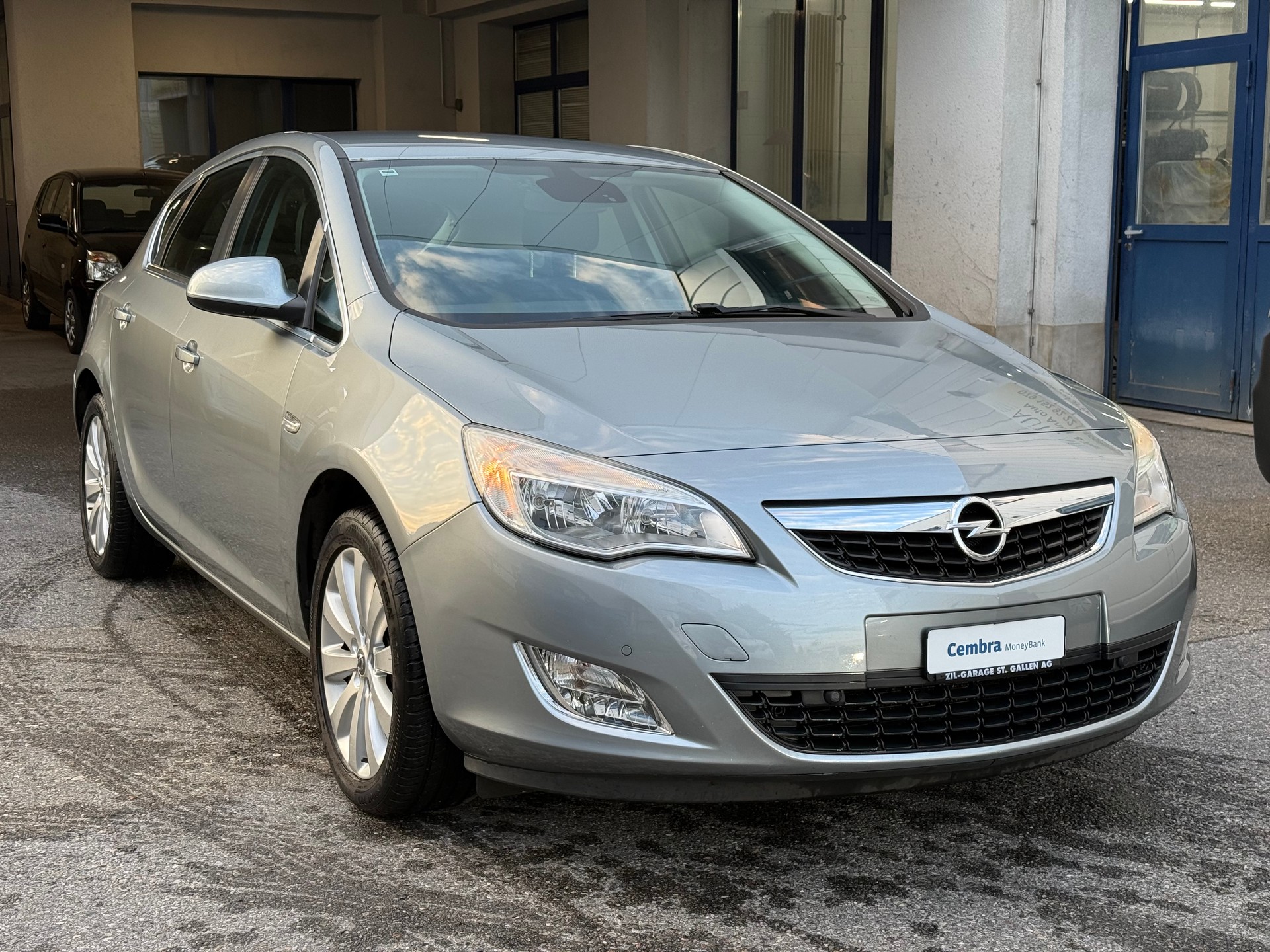 OPEL Astra 1.4i 16V Turbo Automatic-image-2
