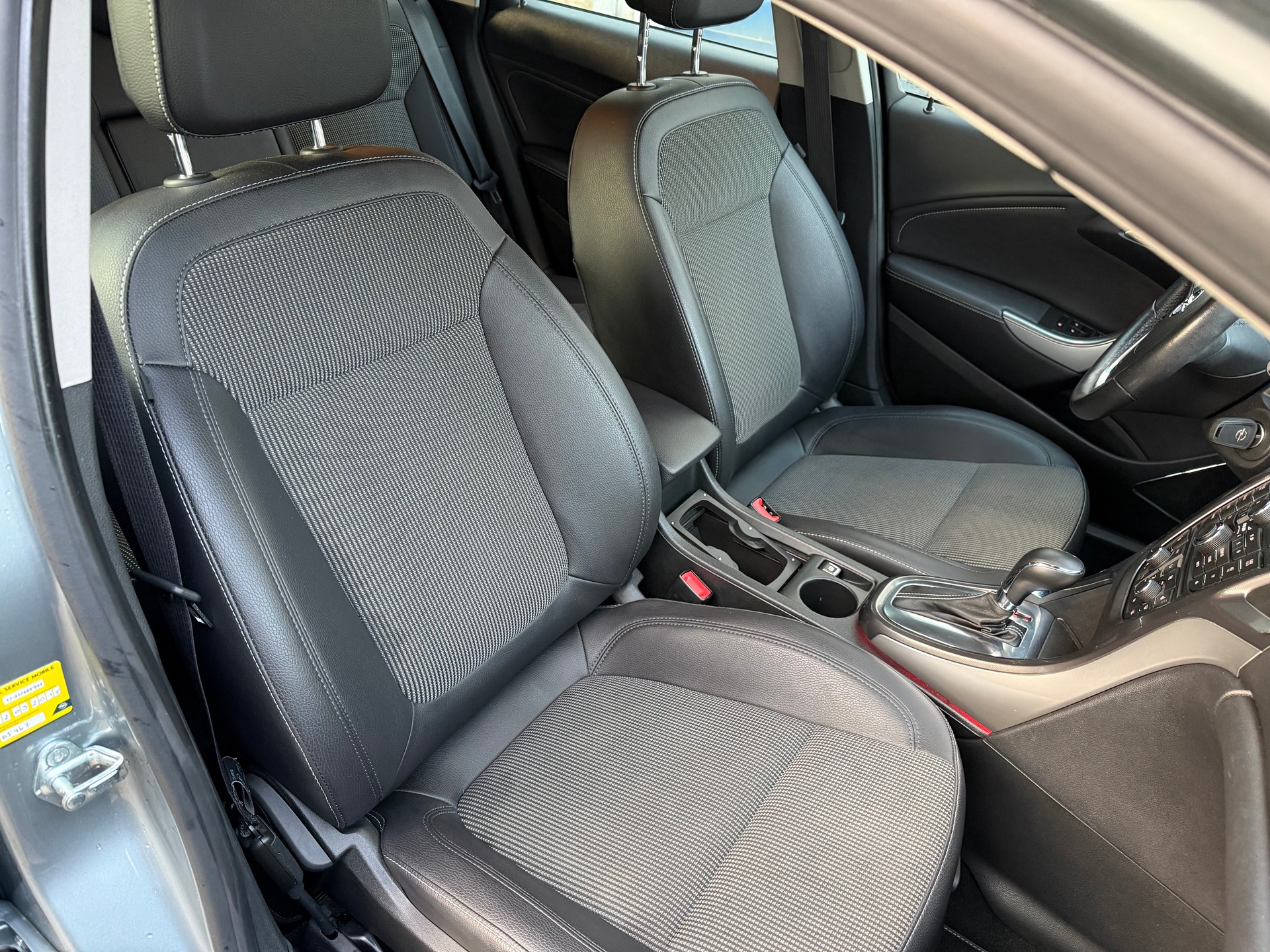 OPEL Astra 1.4i 16V Turbo Automatic-image-12