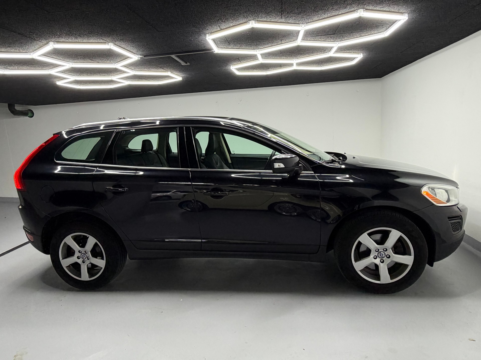 VOLVO XC60 D5 AWD Summum Geartronic-image-3