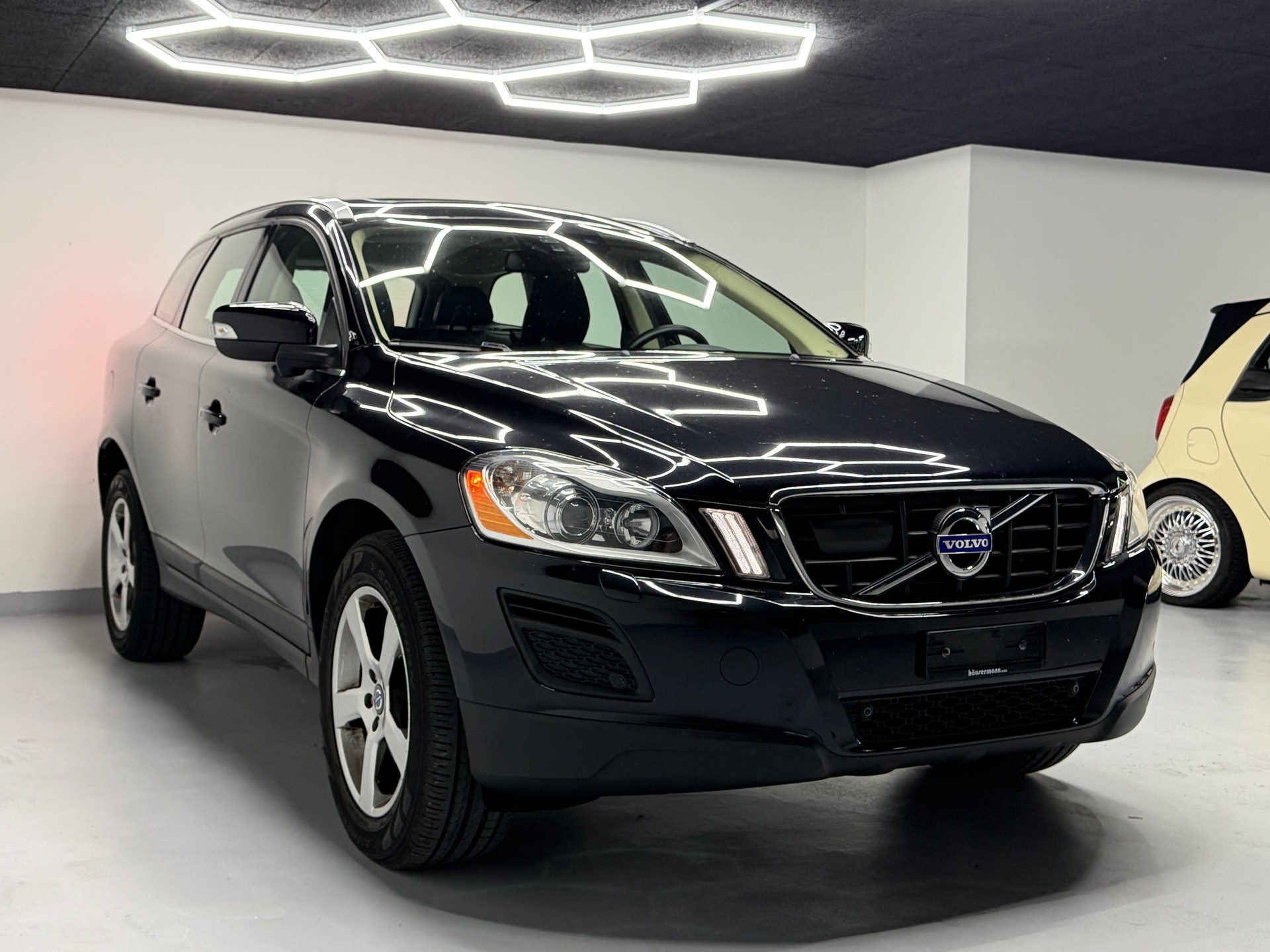 VOLVO XC60 D5 AWD Summum Geartronic-image-2