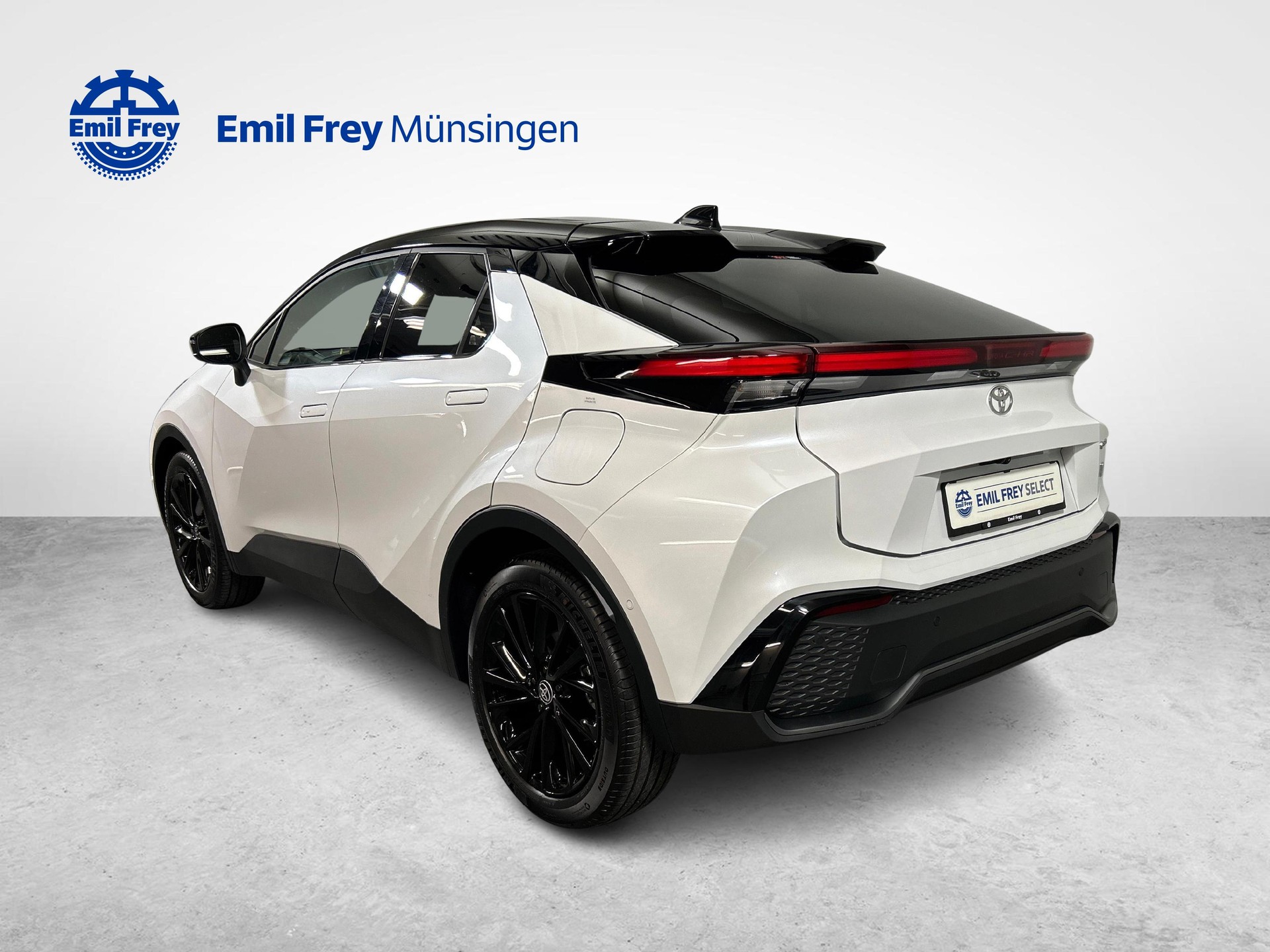TOYOTA C-HR 2.0 PHEV GR Sport-image-9