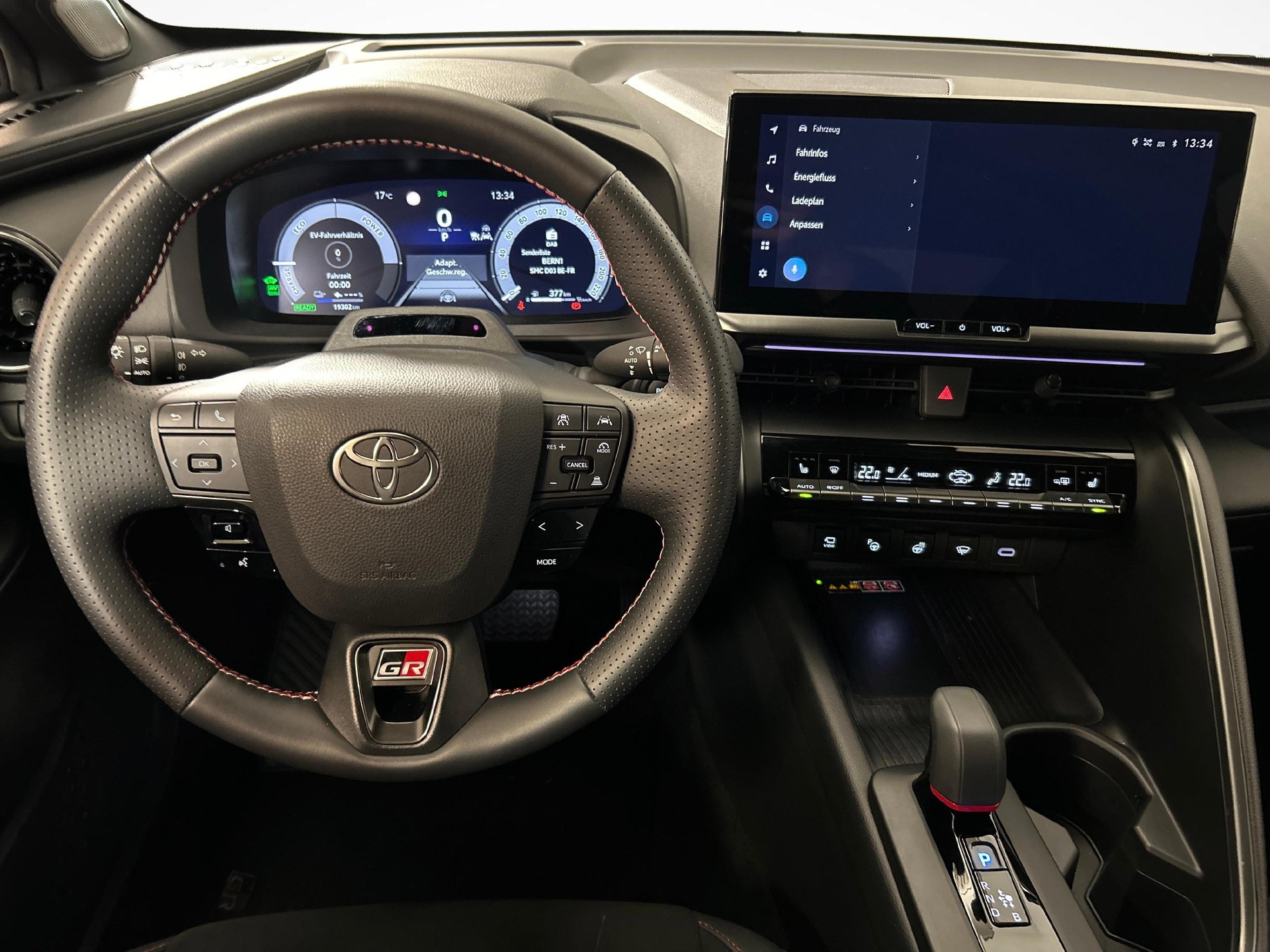 TOYOTA C-HR 2.0 PHEV GR Sport-image-6