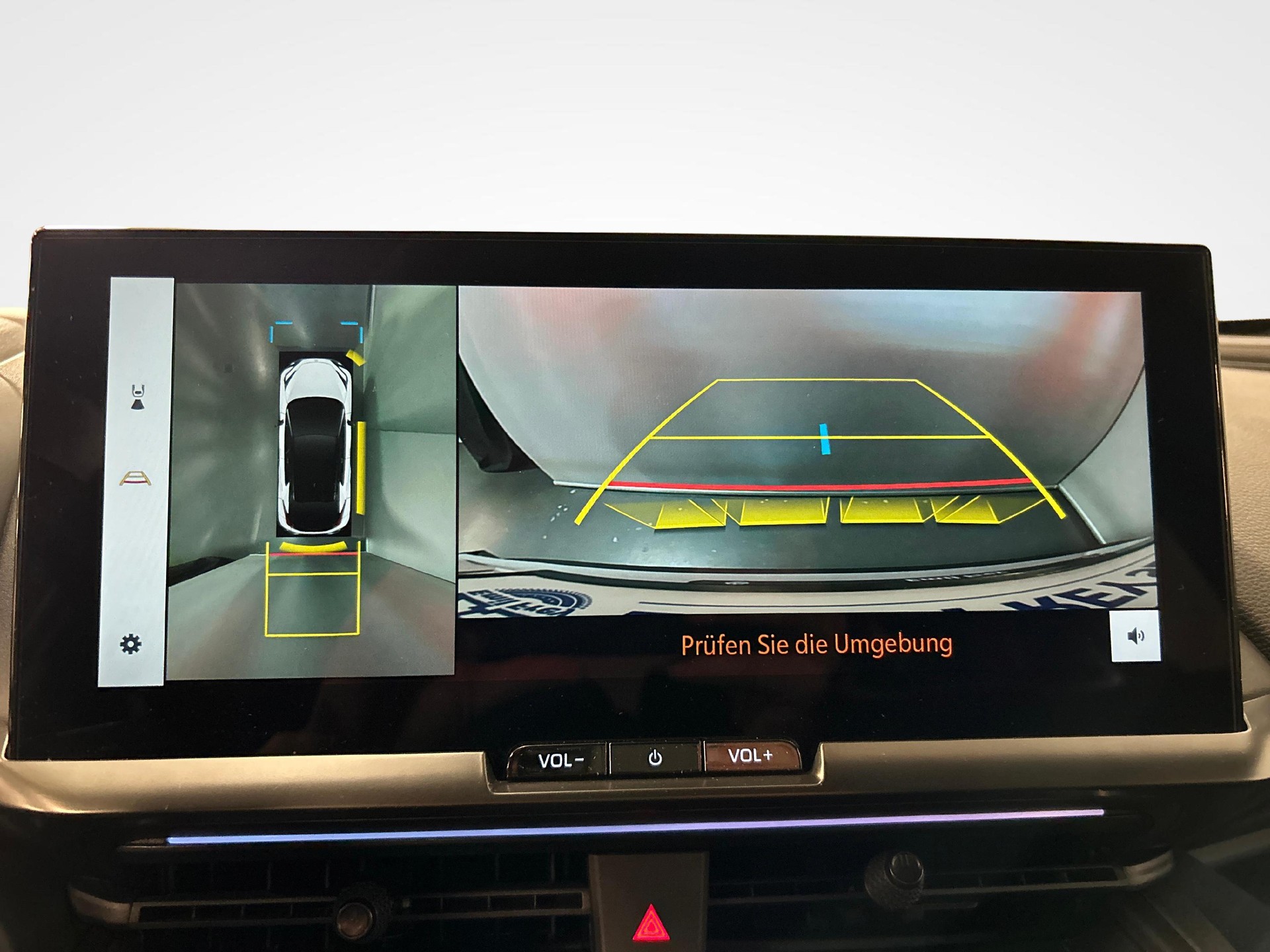 TOYOTA C-HR 2.0 PHEV GR Sport-image-10