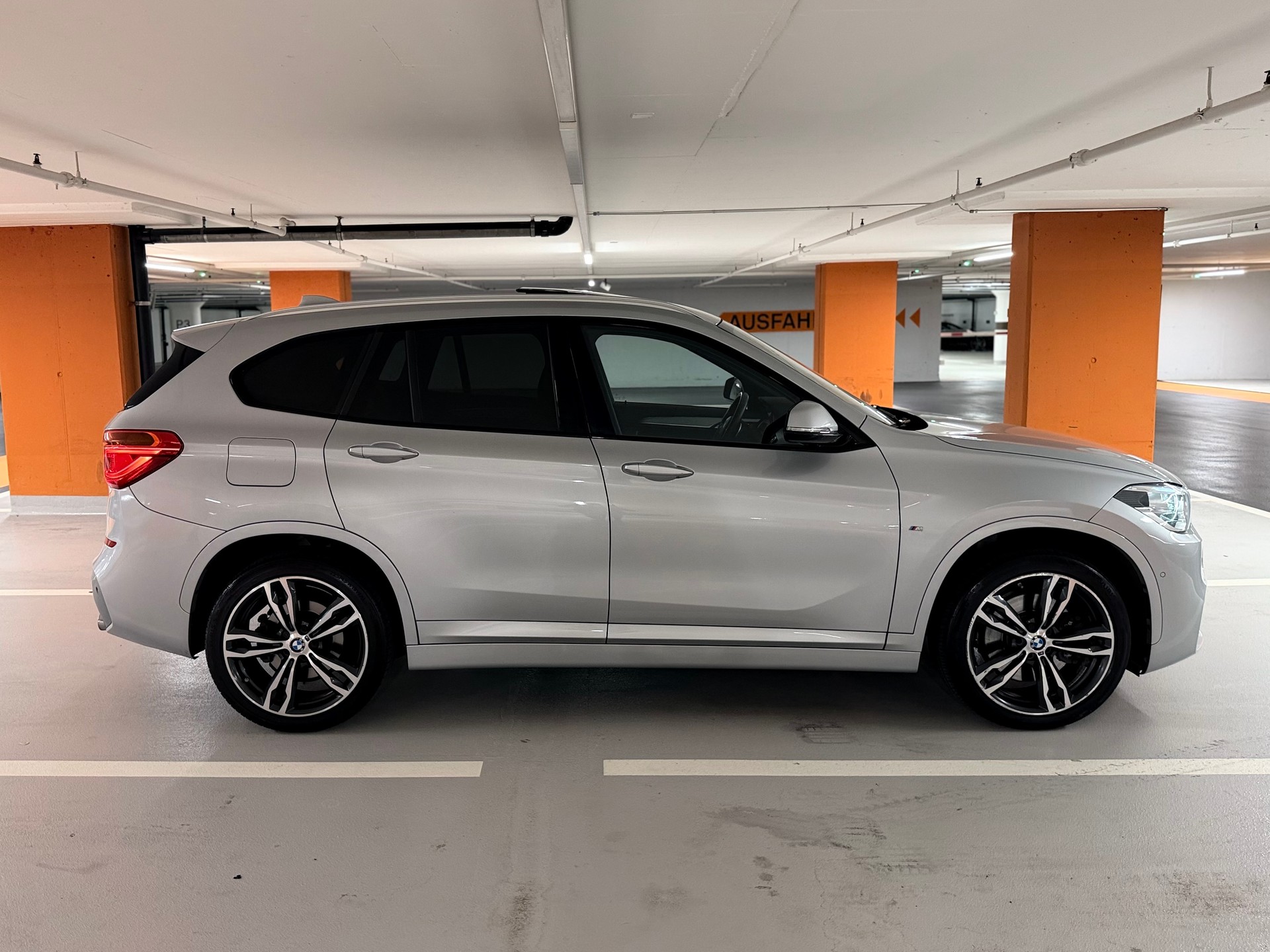 BMW X1 xDrive 25i M Sport Steptronic-image-3