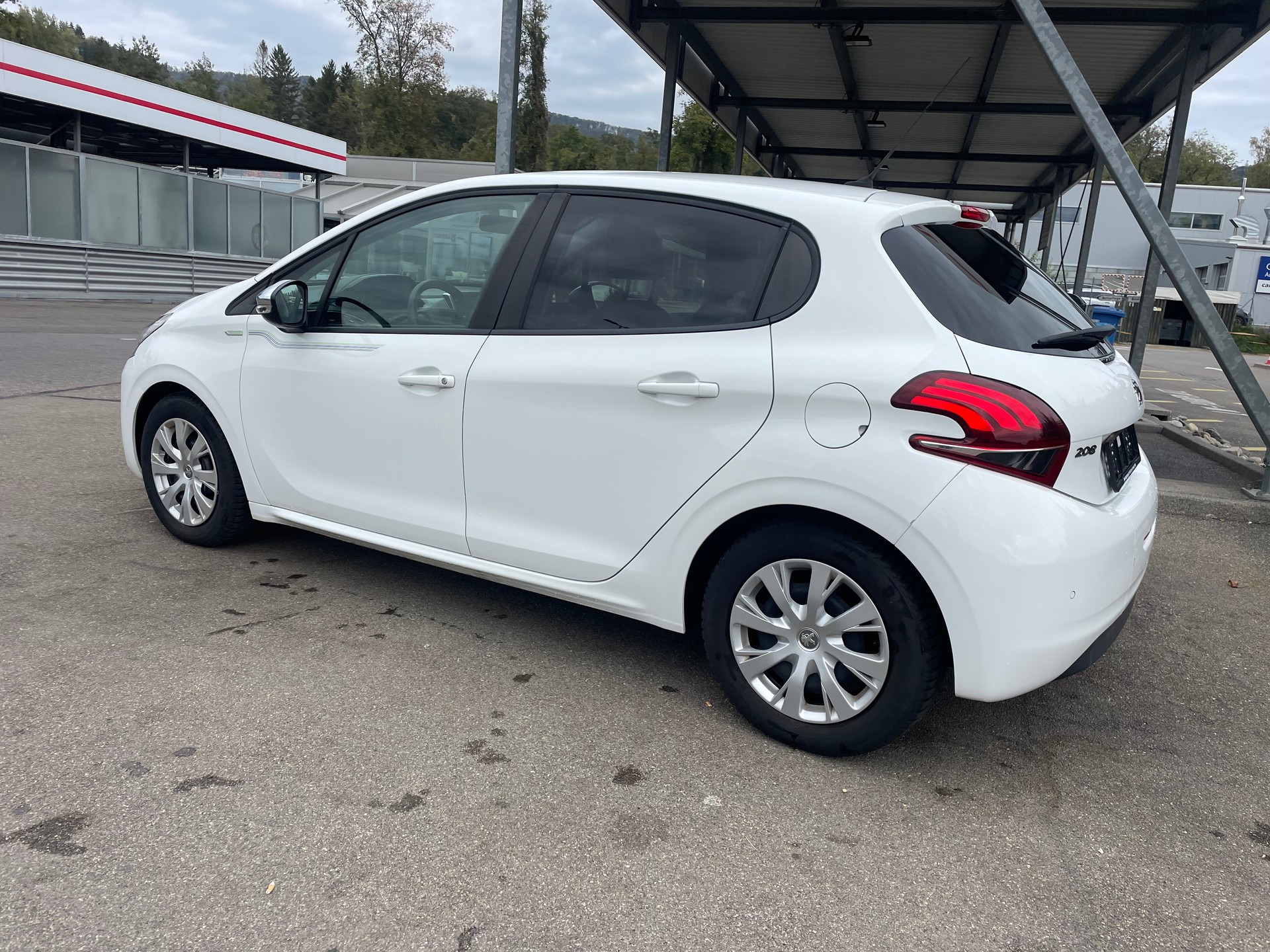 PEUGEOT 208 1.2 PureTech Access-image-6