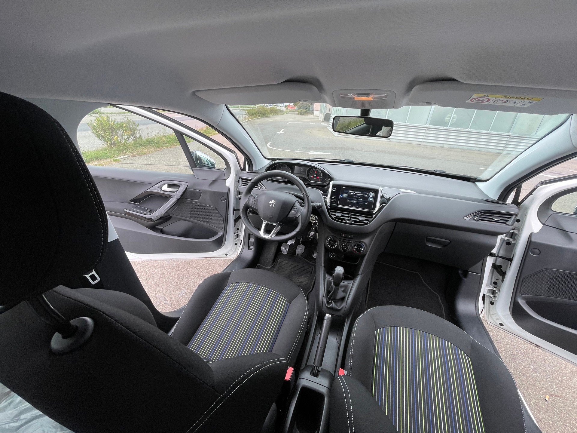 PEUGEOT 208 1.2 PureTech Access-image-15