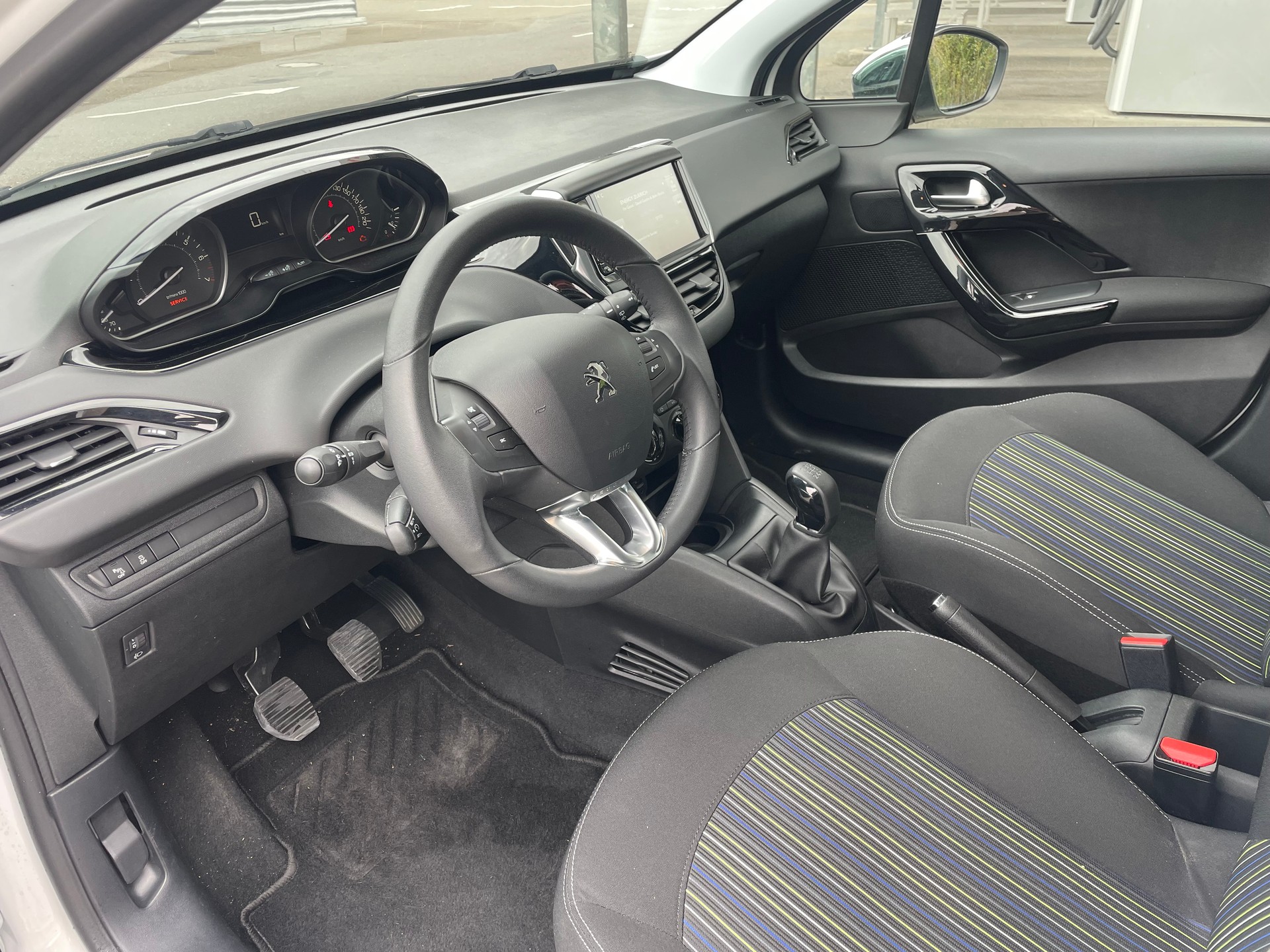 PEUGEOT 208 1.2 PureTech Access-image-13