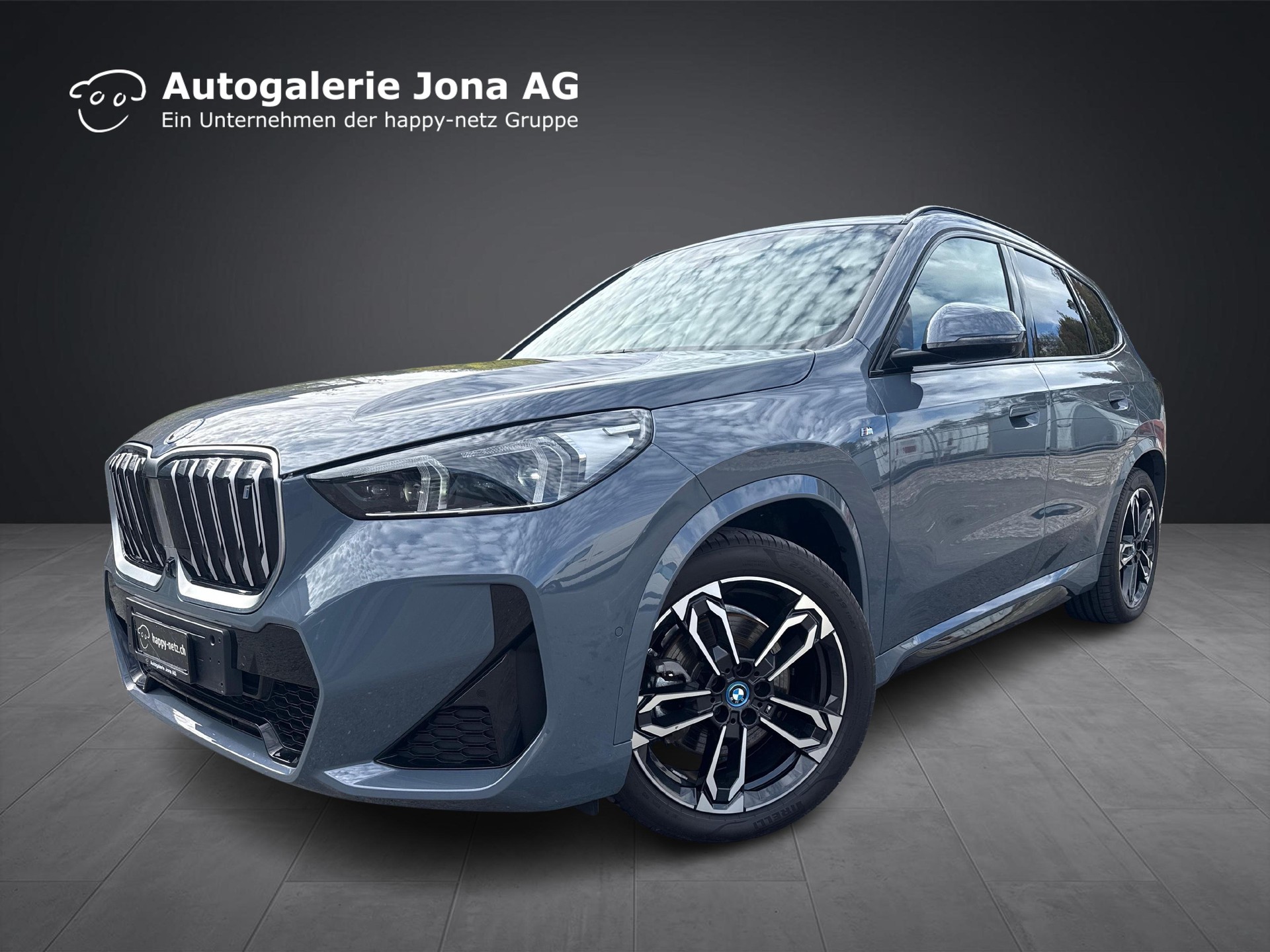 BMW iX1 30 xDrive-image-0
