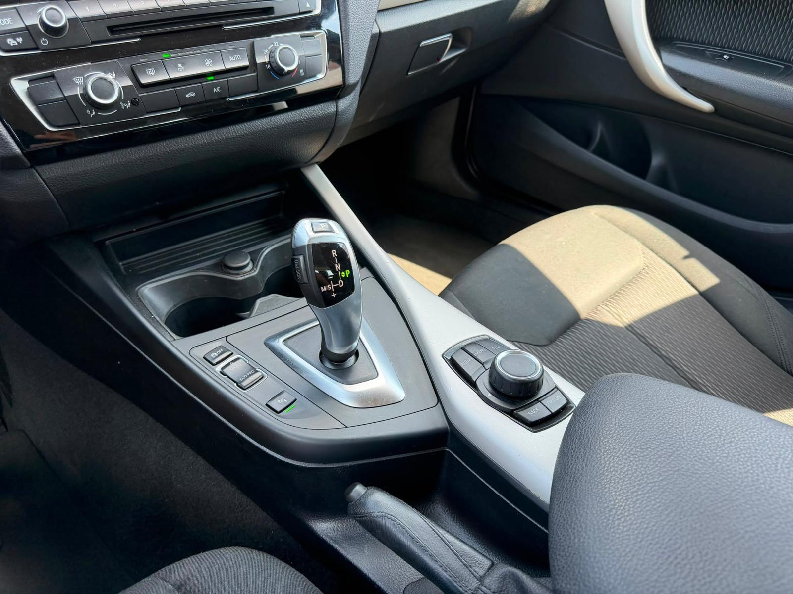 BMW 118i Sport Line Steptronic-image-6