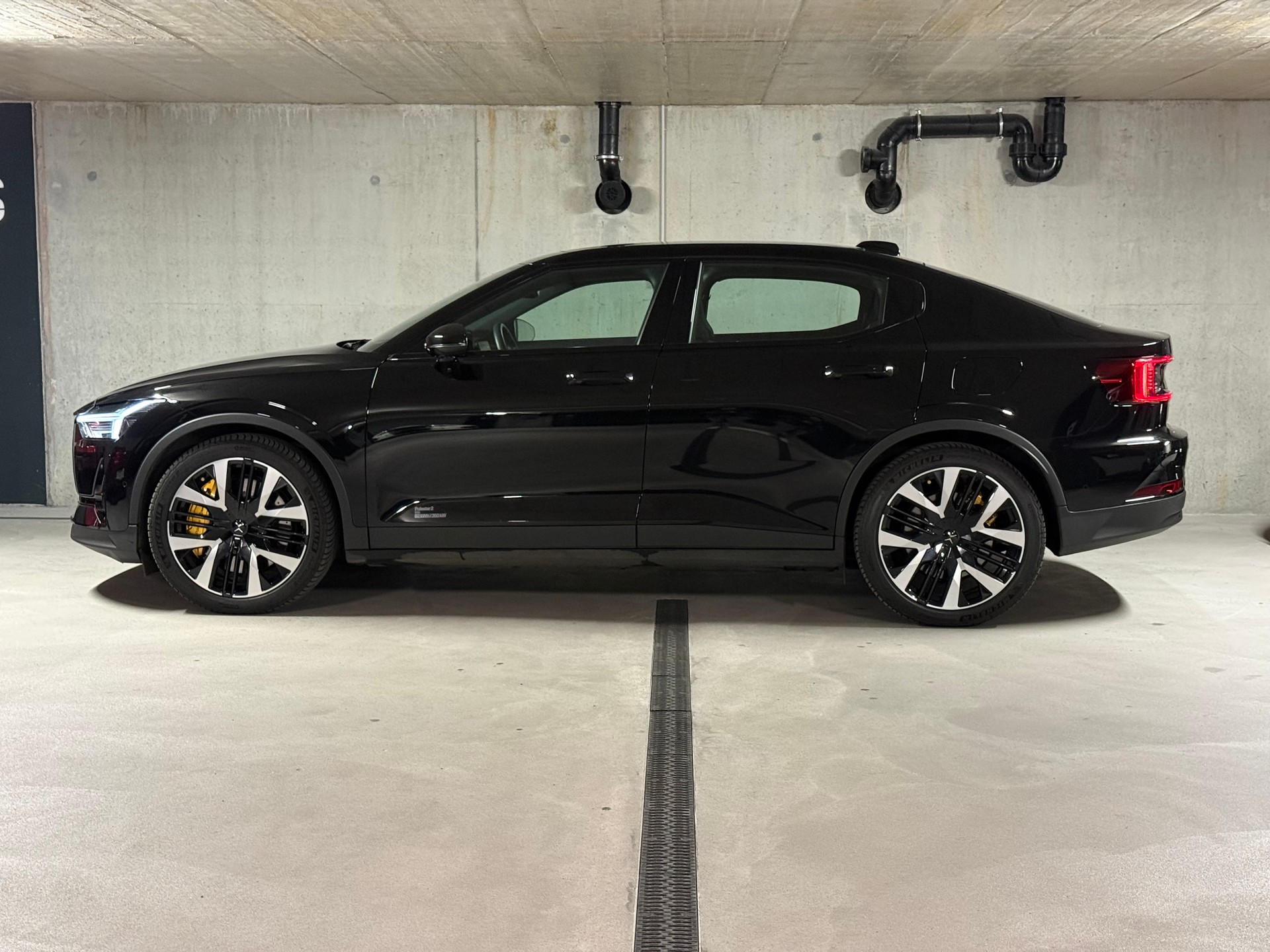 POLESTAR Polestar 2 Long Range Dual Performance 82 kWh MY24-image-3