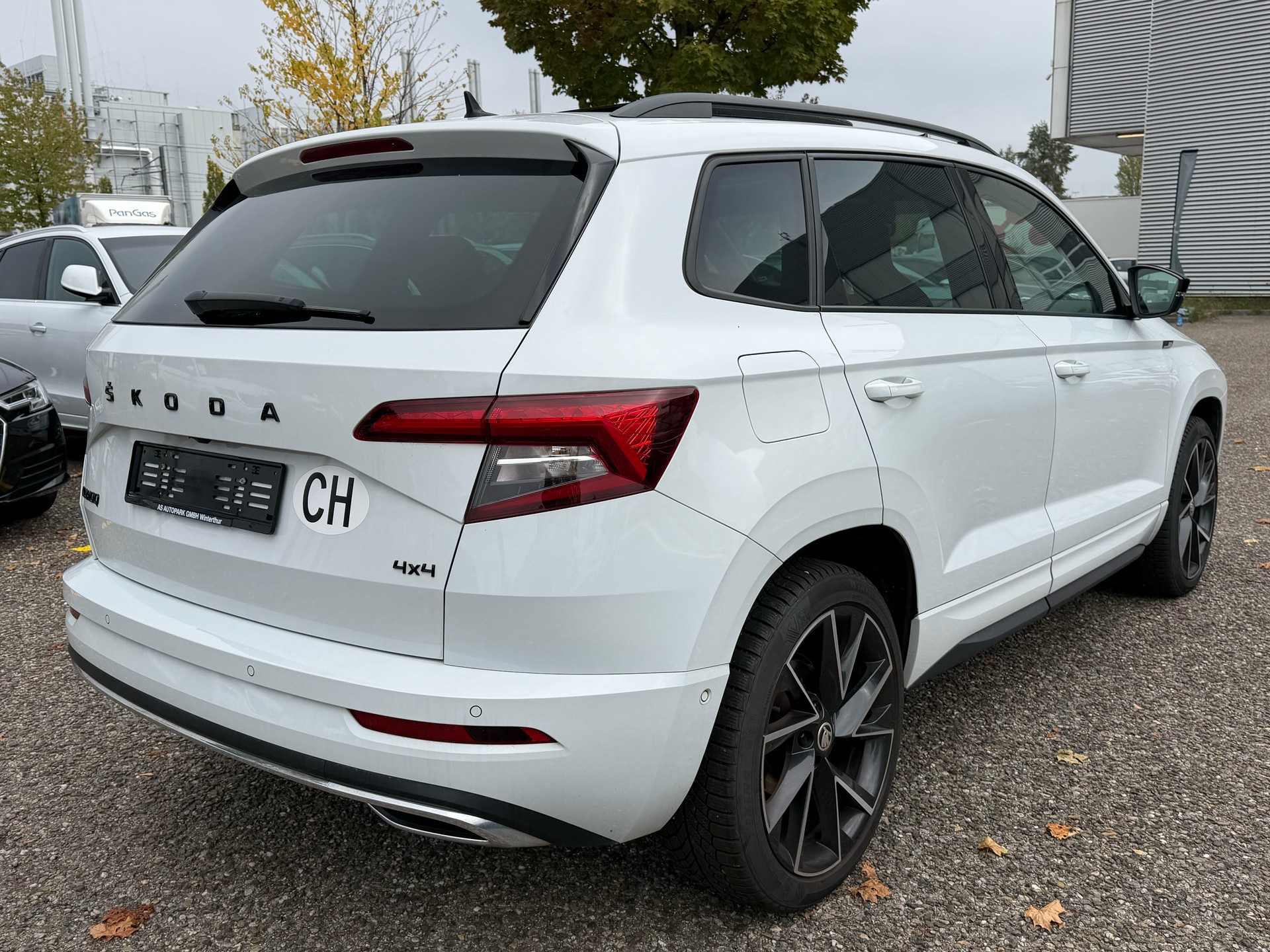 SKODA Karoq 2.0 TSI SportLine 4x4 DSG-image-4