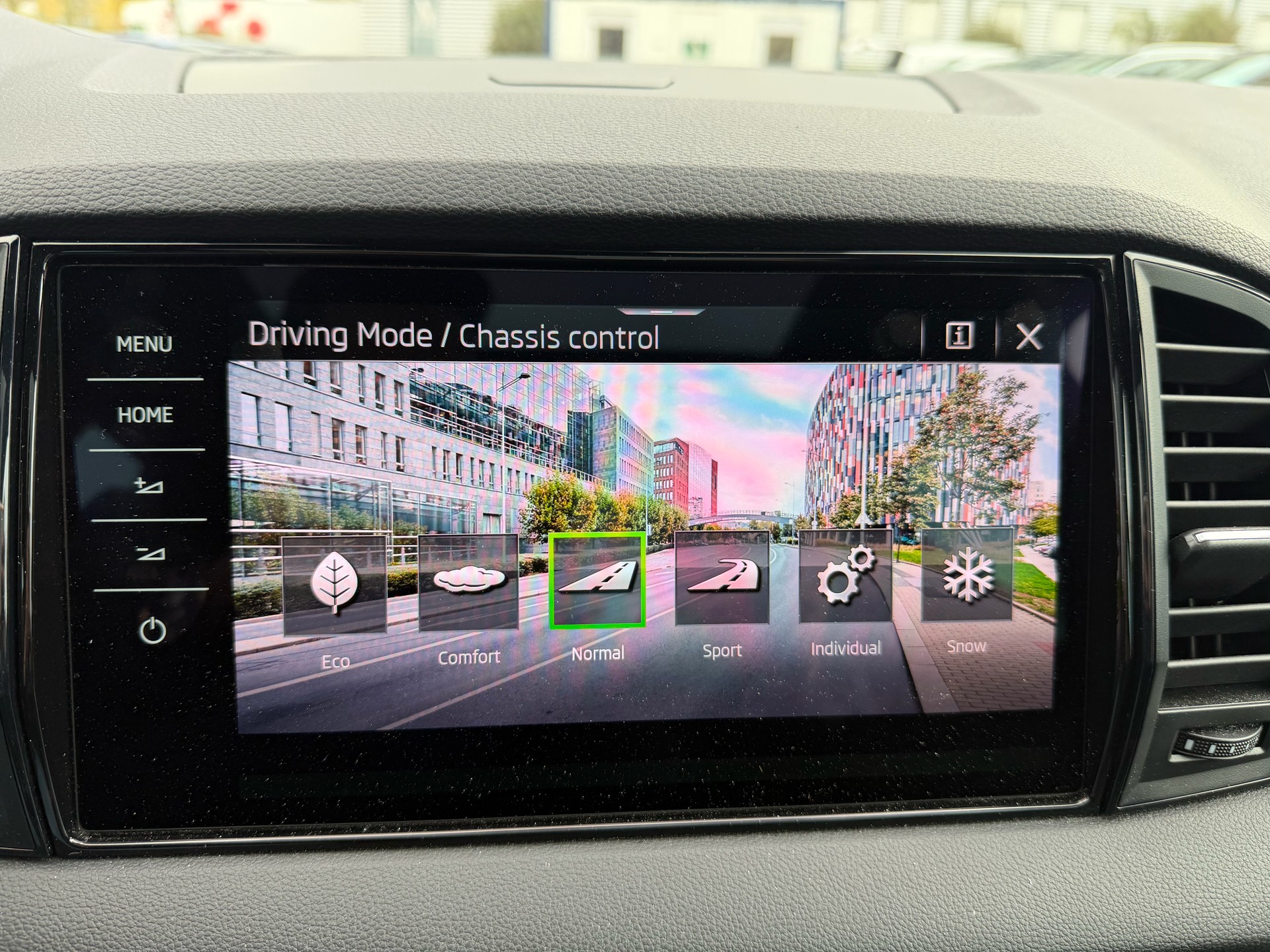 SKODA Karoq 2.0 TSI SportLine 4x4 DSG-image-27