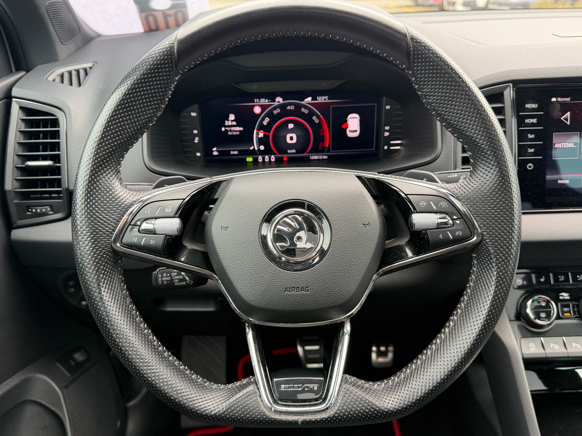 SKODA Karoq 2.0 TSI SportLine 4x4 DSG-image-12