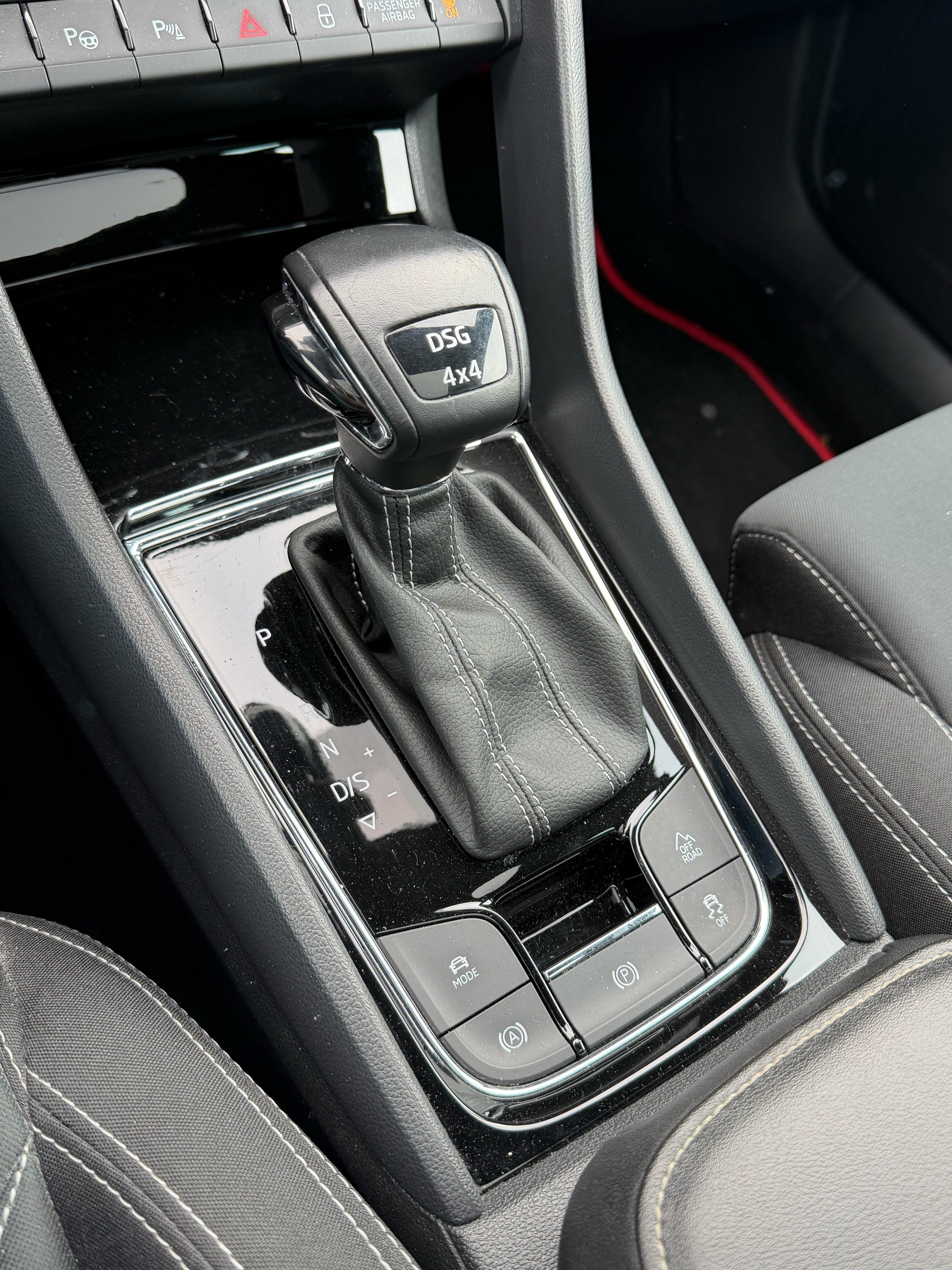 SKODA Karoq 2.0 TSI SportLine 4x4 DSG-image-18