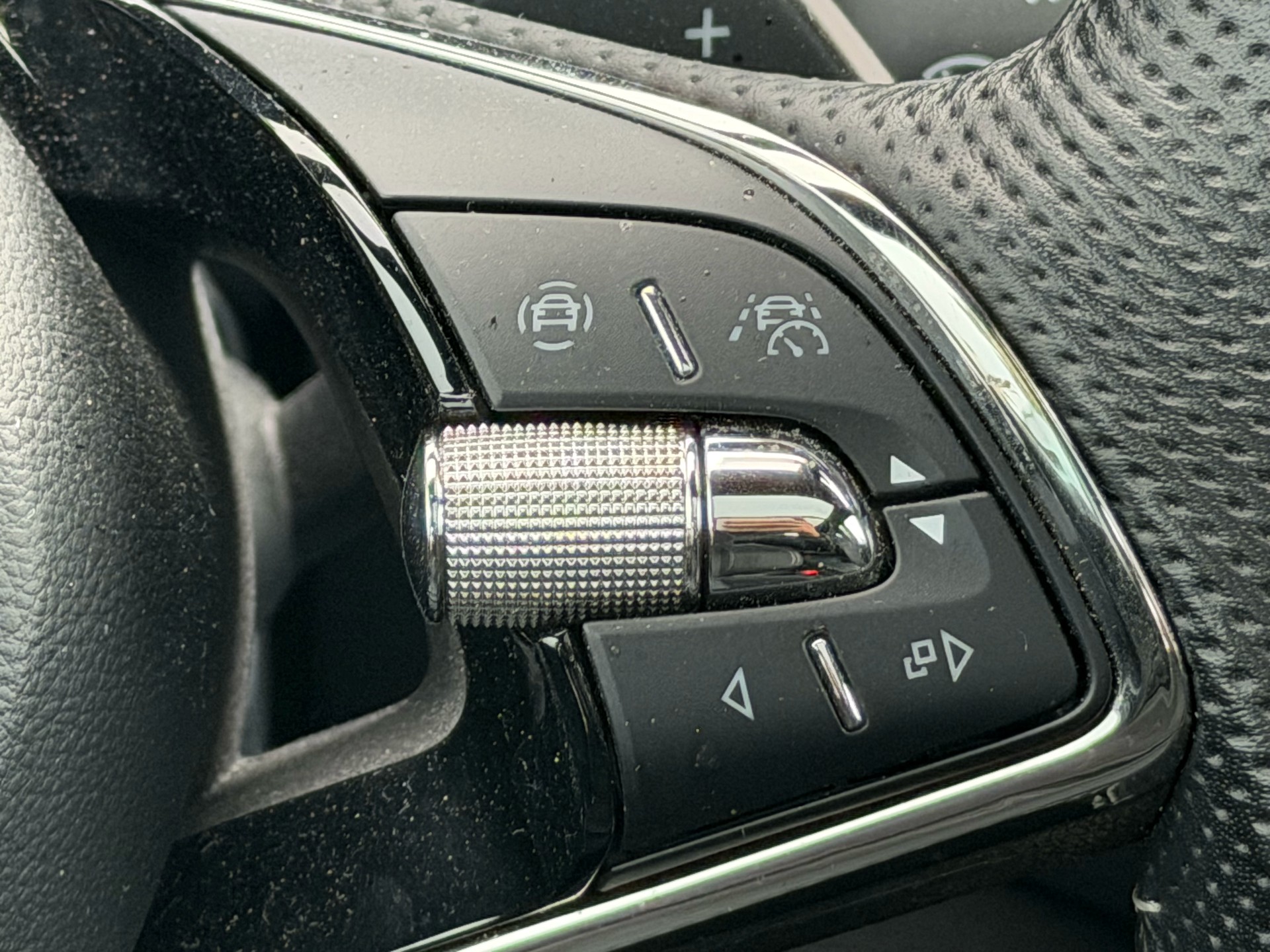 SKODA Karoq 2.0 TSI SportLine 4x4 DSG-image-14
