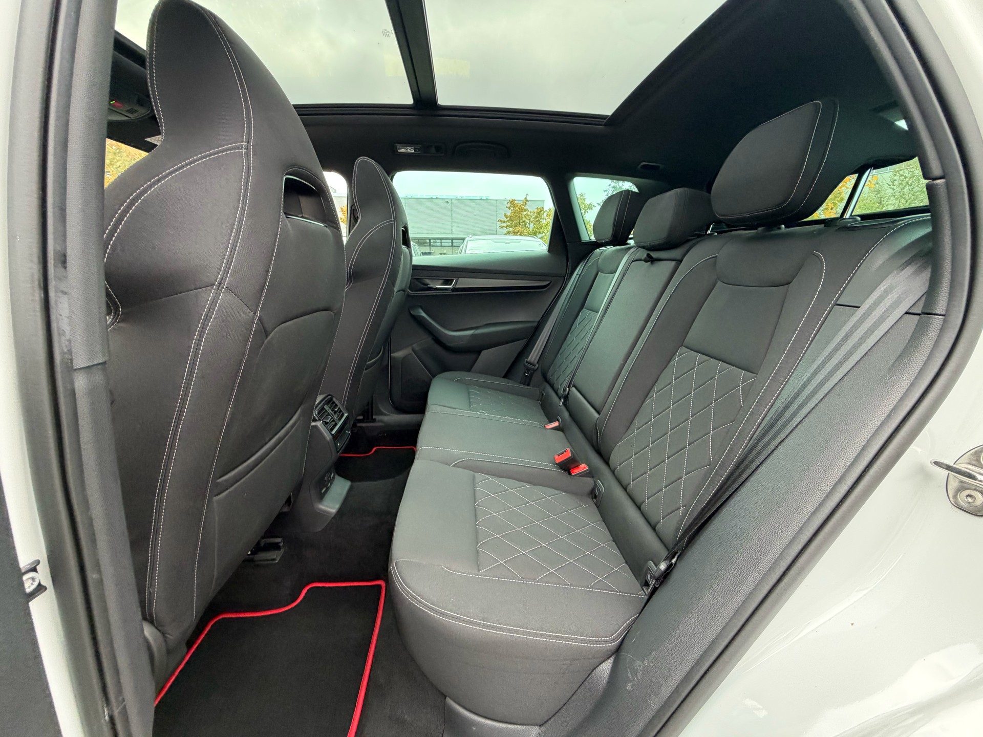 SKODA Karoq 2.0 TSI SportLine 4x4 DSG-image-10