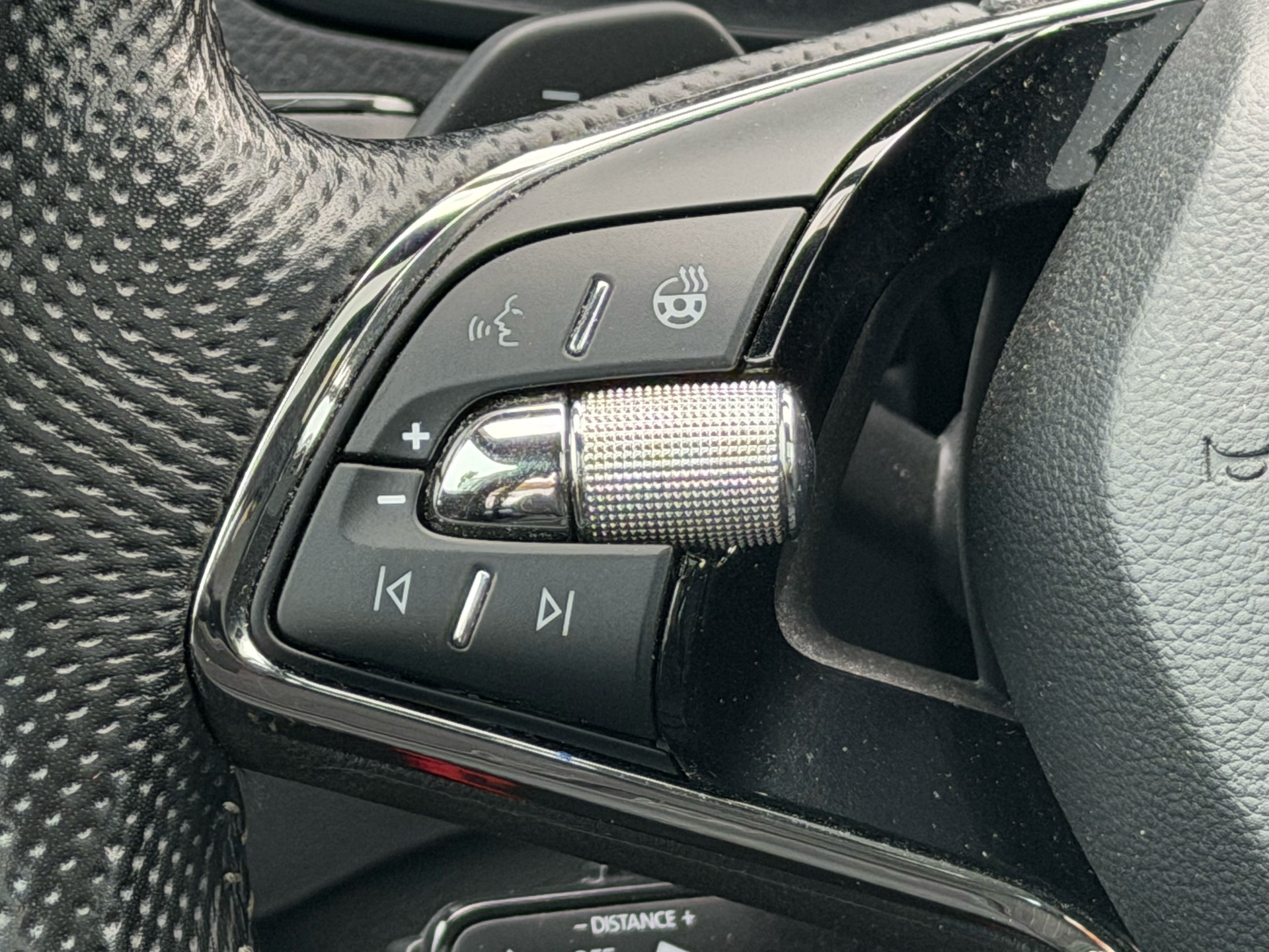 SKODA Karoq 2.0 TSI SportLine 4x4 DSG-image-13