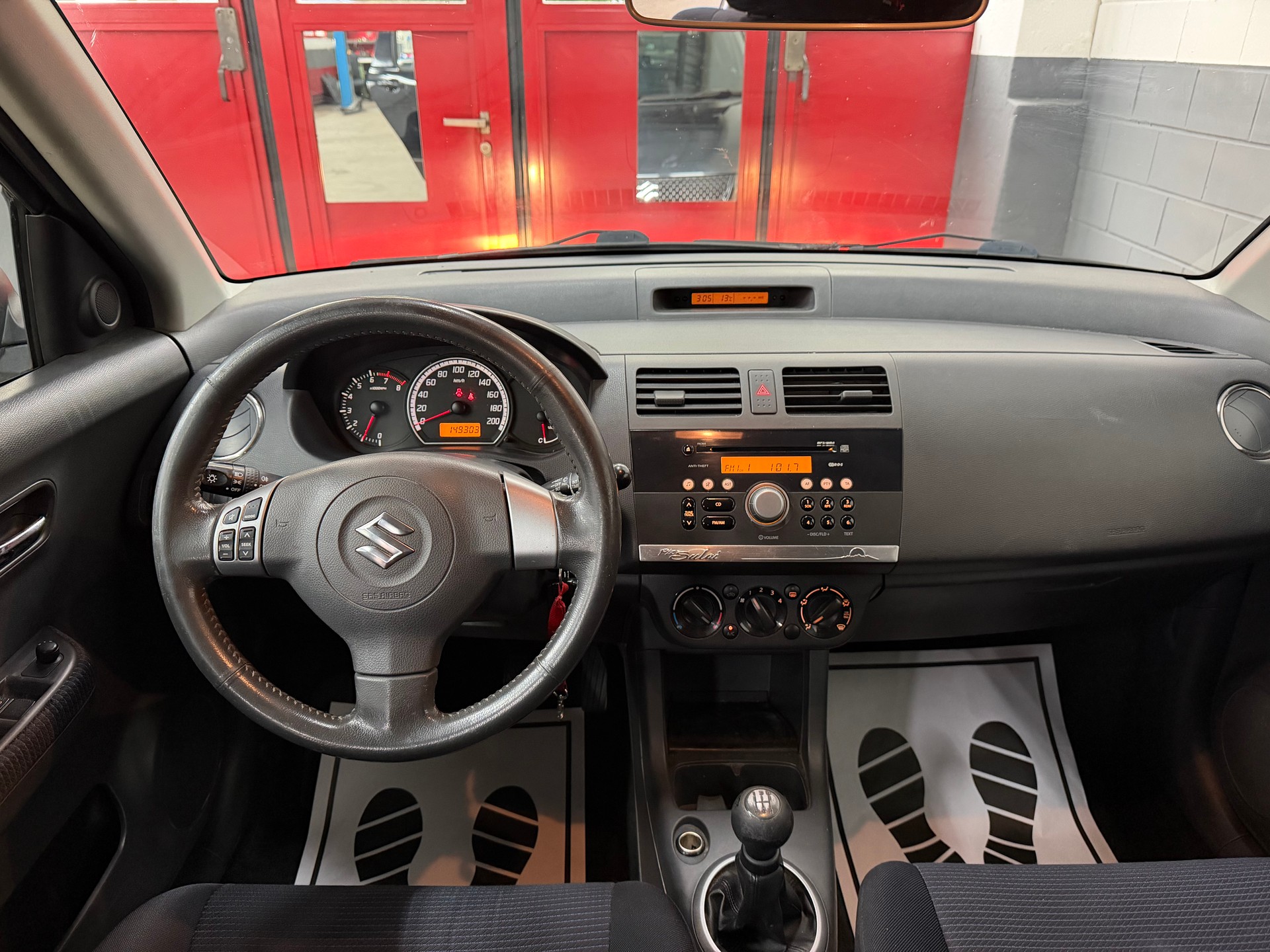 SUZUKI Swift 1.3i 16V GL Top Piz Sulai LE 4x4 //NEU AB MFK!-image-8