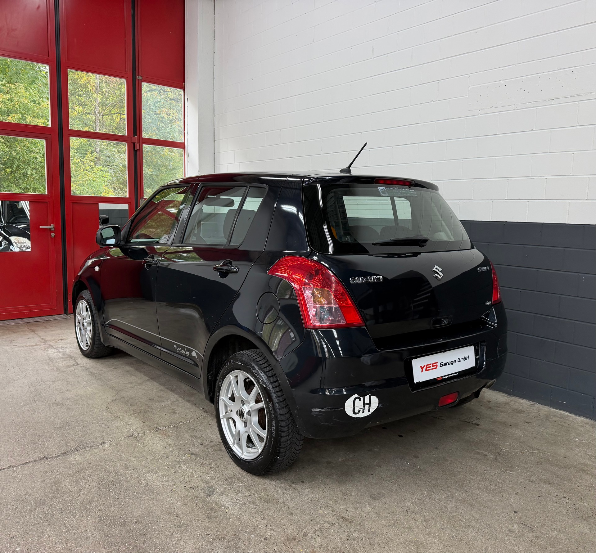 SUZUKI Swift 1.3i 16V GL Top Piz Sulai LE 4x4 //NEU AB MFK!-image-4
