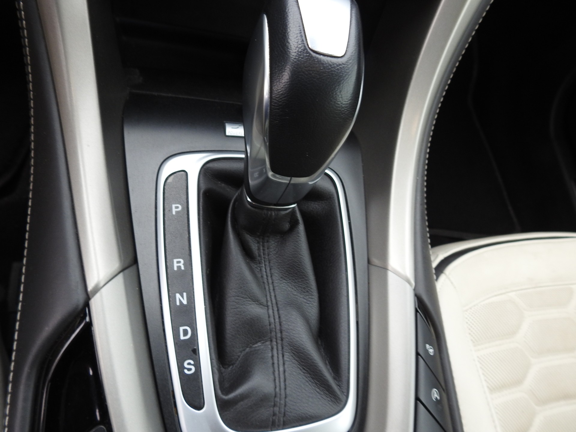 FORD Mondeo 2.0 EcoBoost SCTi Vignale Automatic-image-20