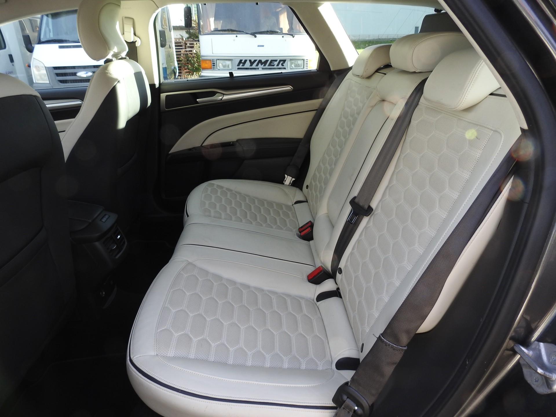 FORD Mondeo 2.0 EcoBoost SCTi Vignale Automatic-image-14