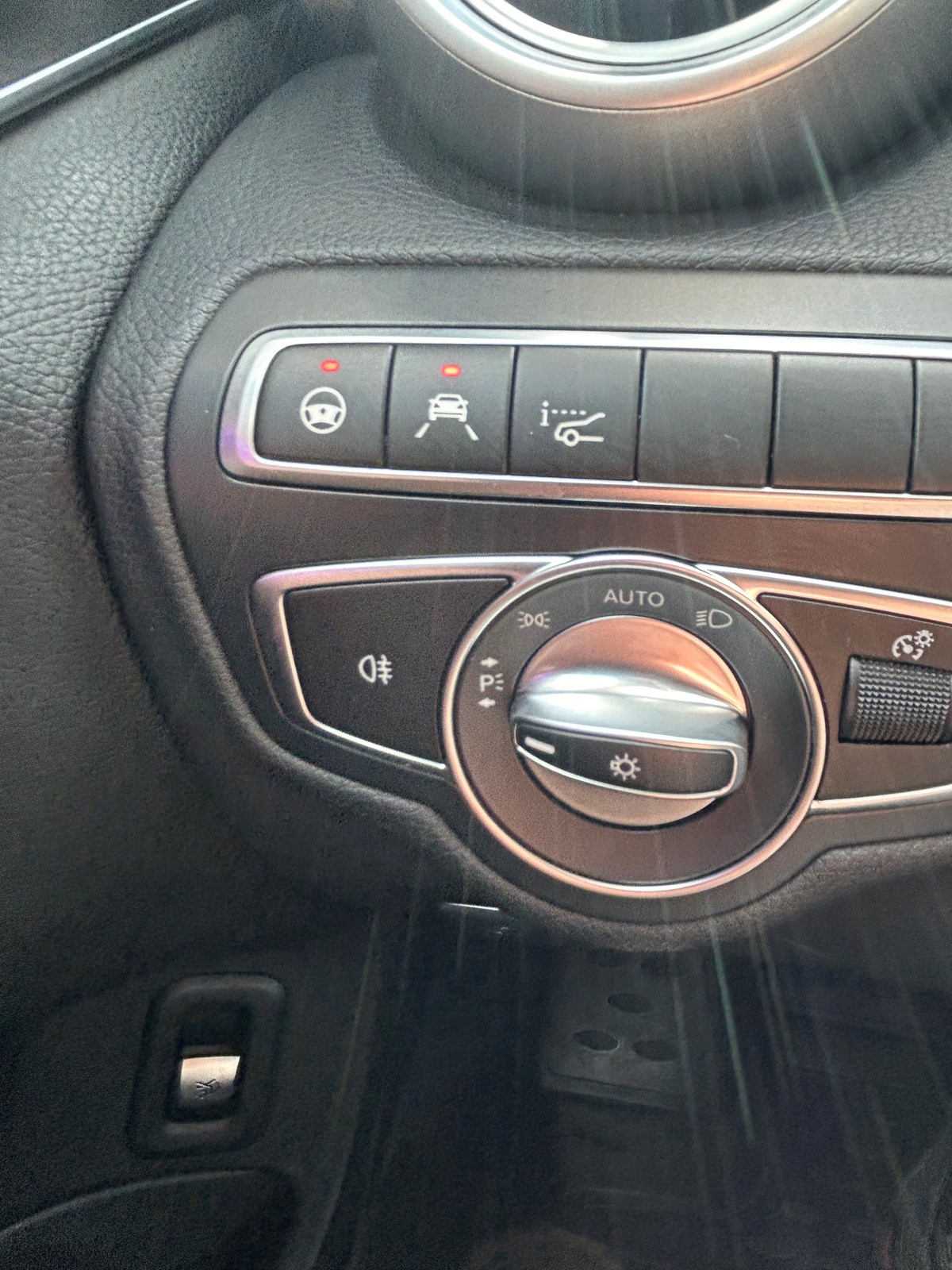 MERCEDES-BENZ C 220 d AMG Line 4Matic 9G-Tronic-image-8
