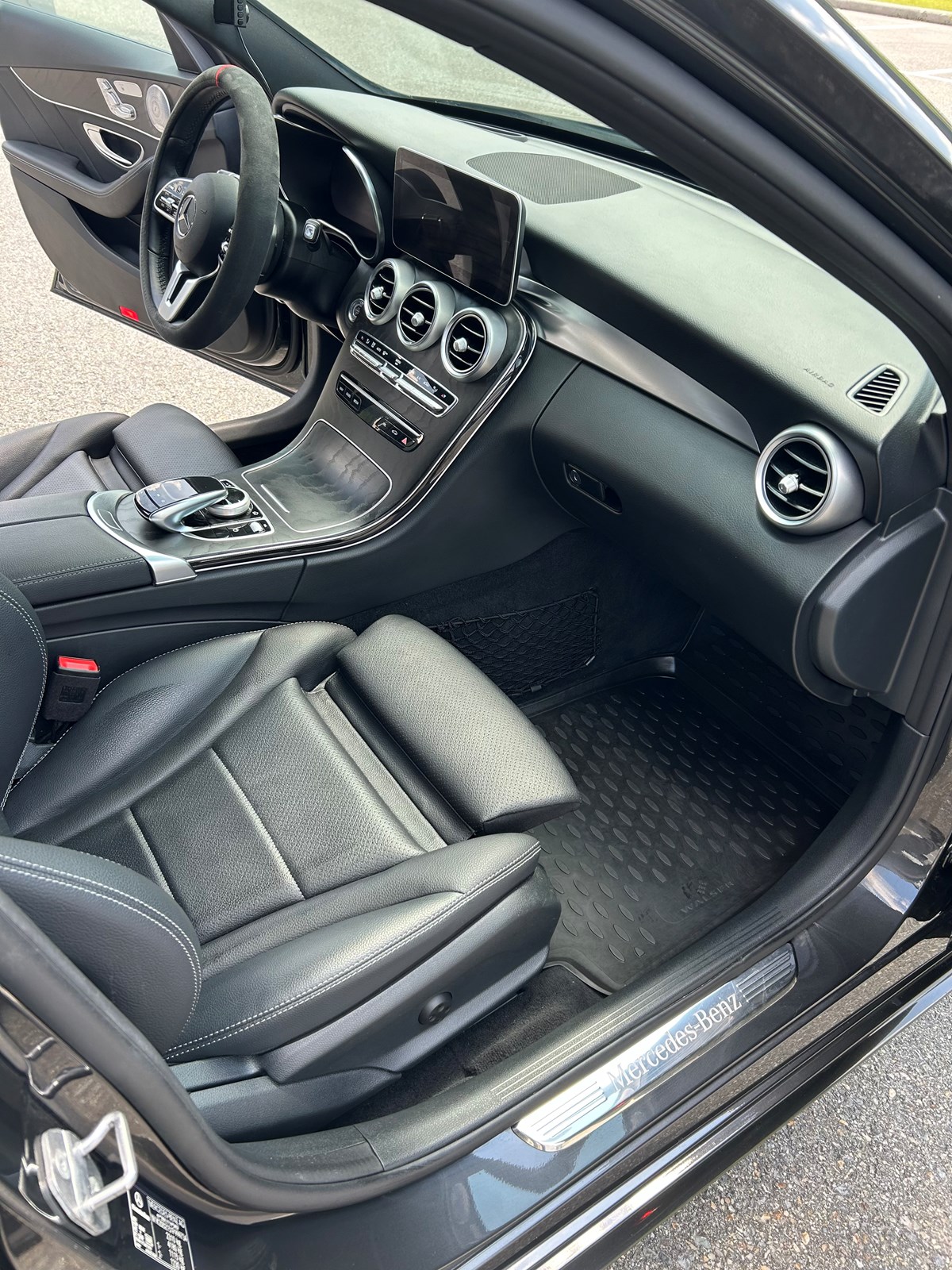 MERCEDES-BENZ C 220 d AMG Line 4Matic 9G-Tronic-image-3
