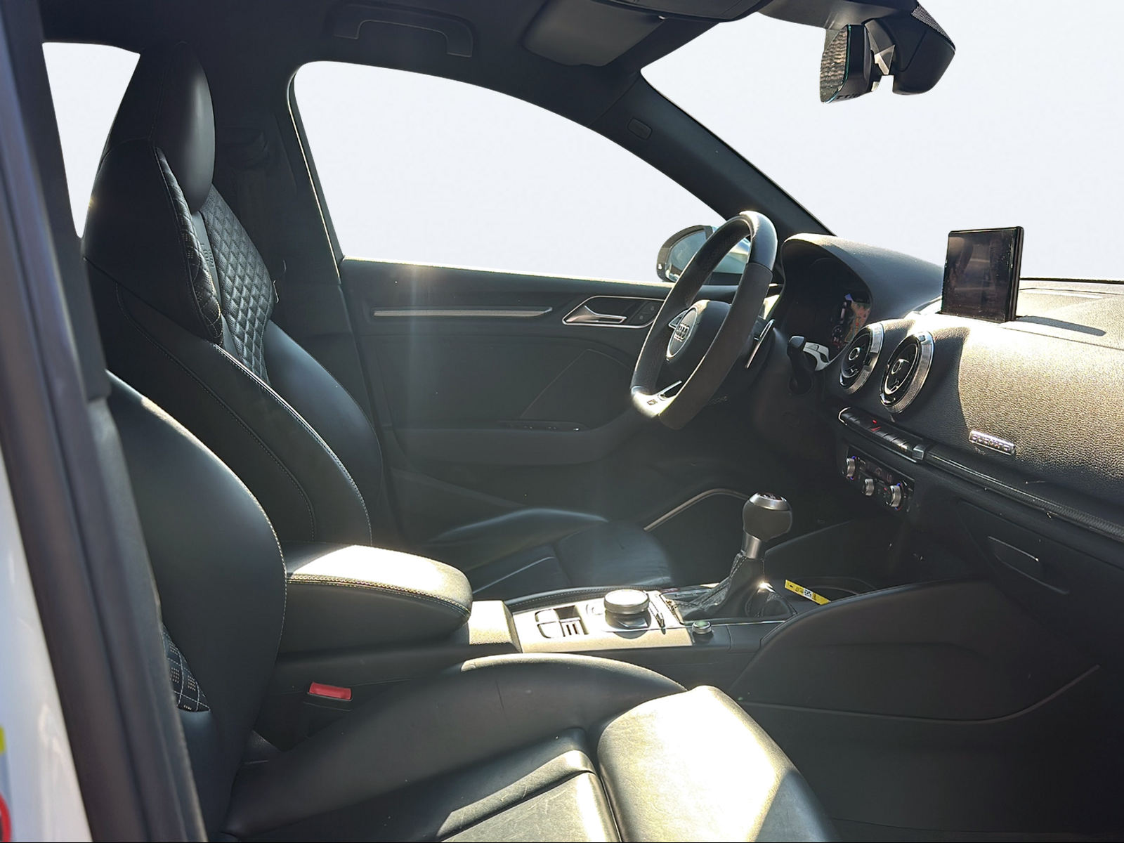 AUDI RS3 Sportback 2.5 TSI quattro S-tronic-image-15