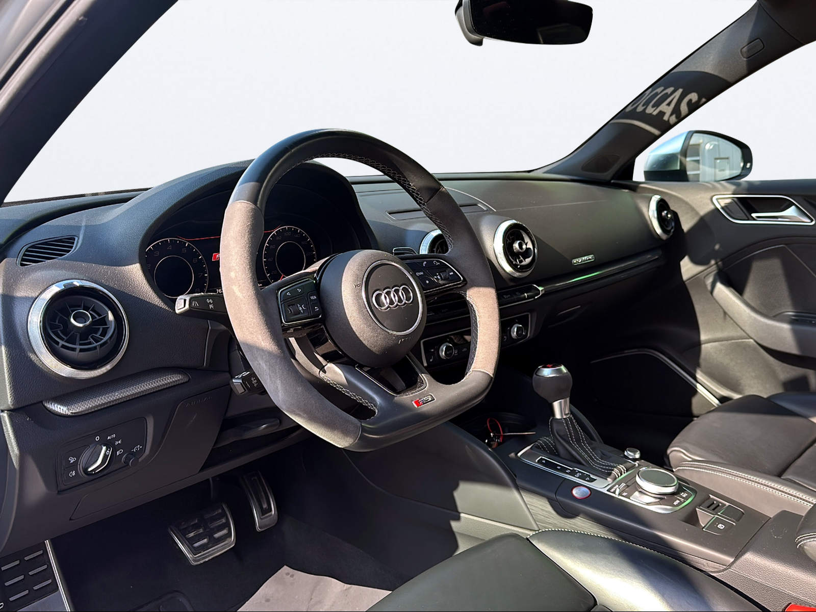 AUDI RS3 Sportback 2.5 TSI quattro S-tronic-image-11