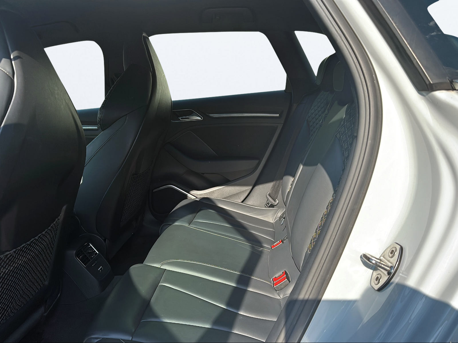 AUDI RS3 Sportback 2.5 TSI quattro S-tronic-image-14