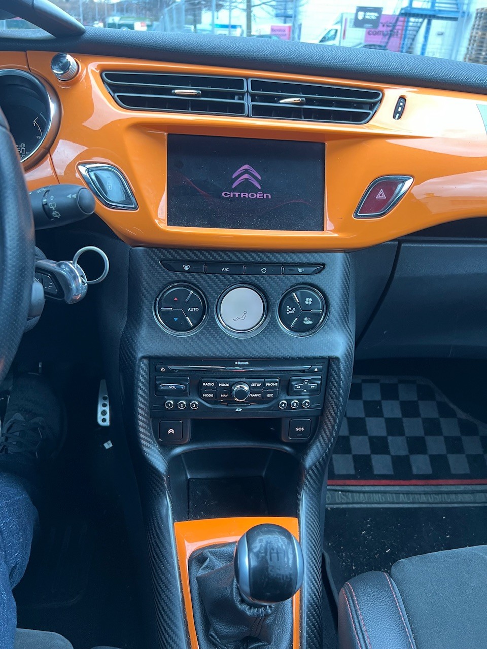 DS AUTOMOBILES DS3 1.6 THP Racing-image-10