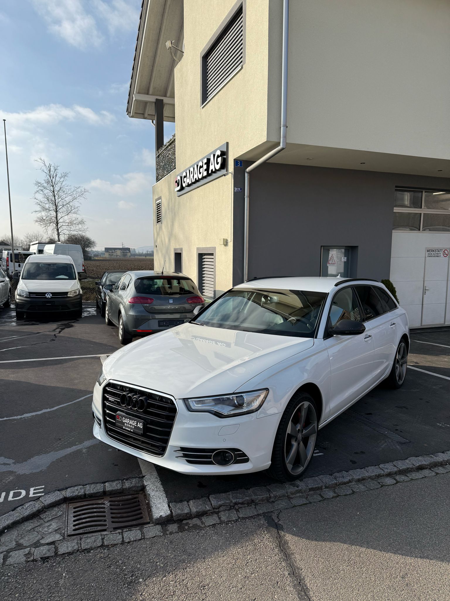 Car photo
