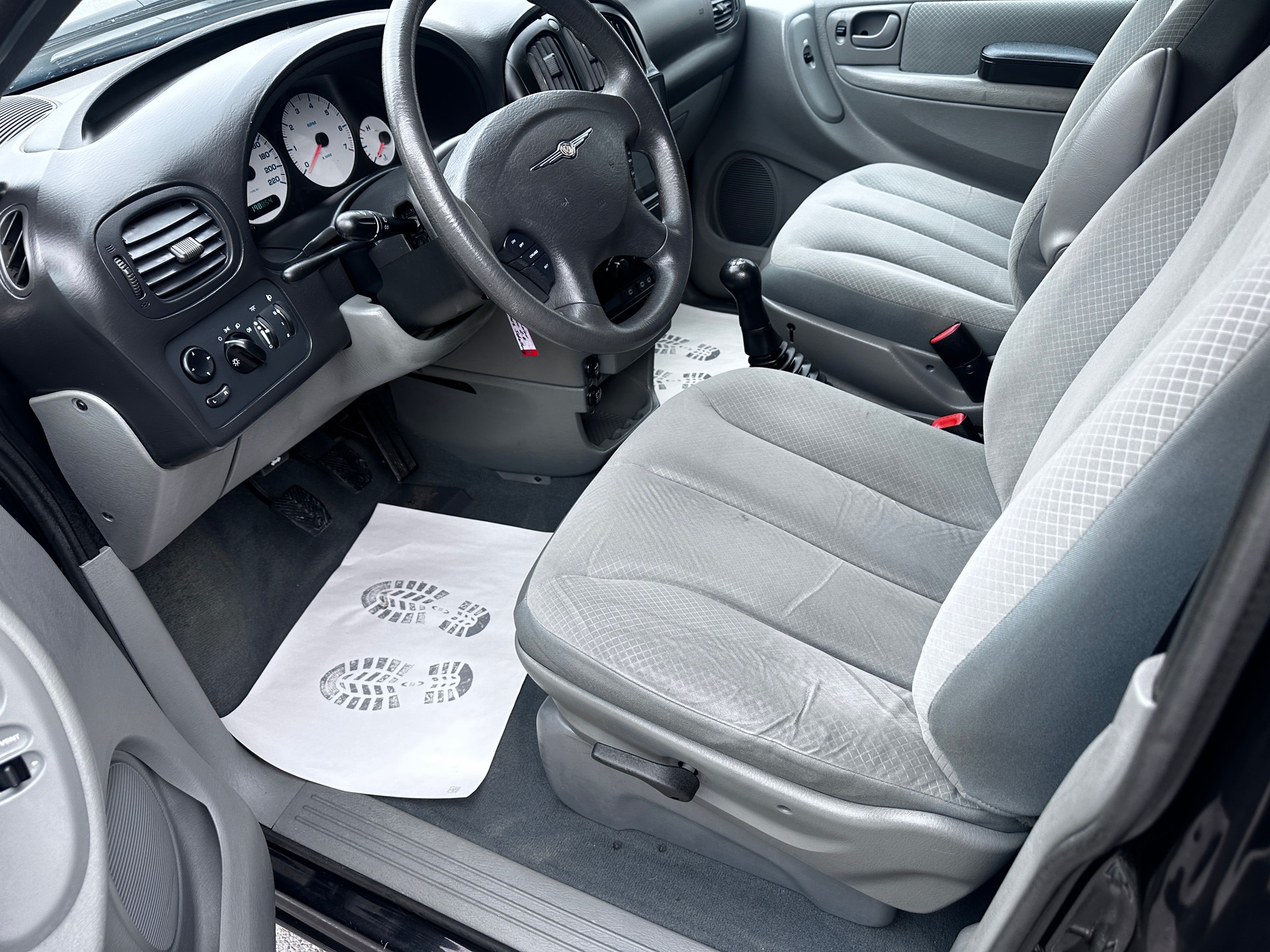 CHRYSLER Voyager 2.4 SE Swiss Edition-image-7